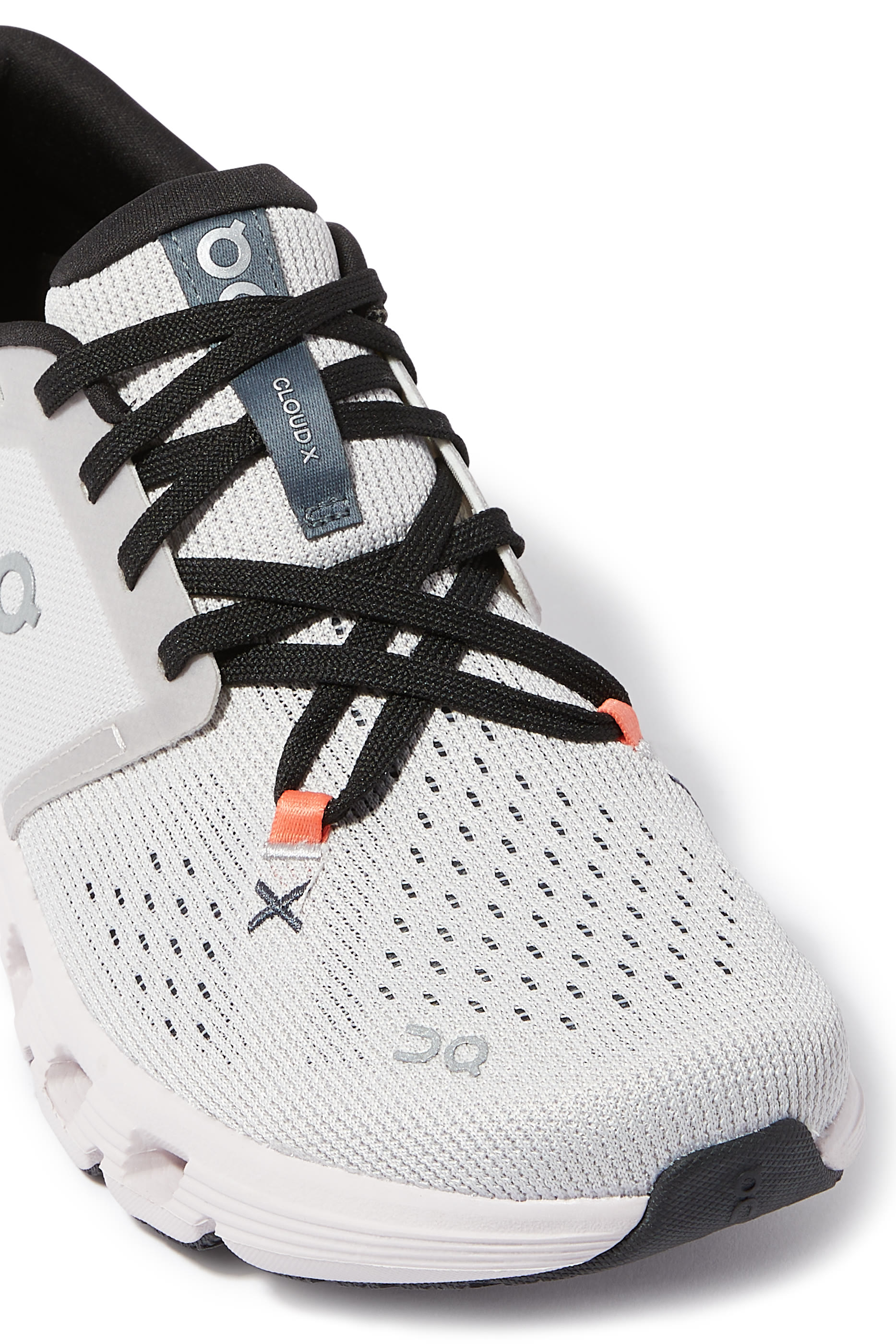 سنيكرز كلاود اكس 4 للنساء