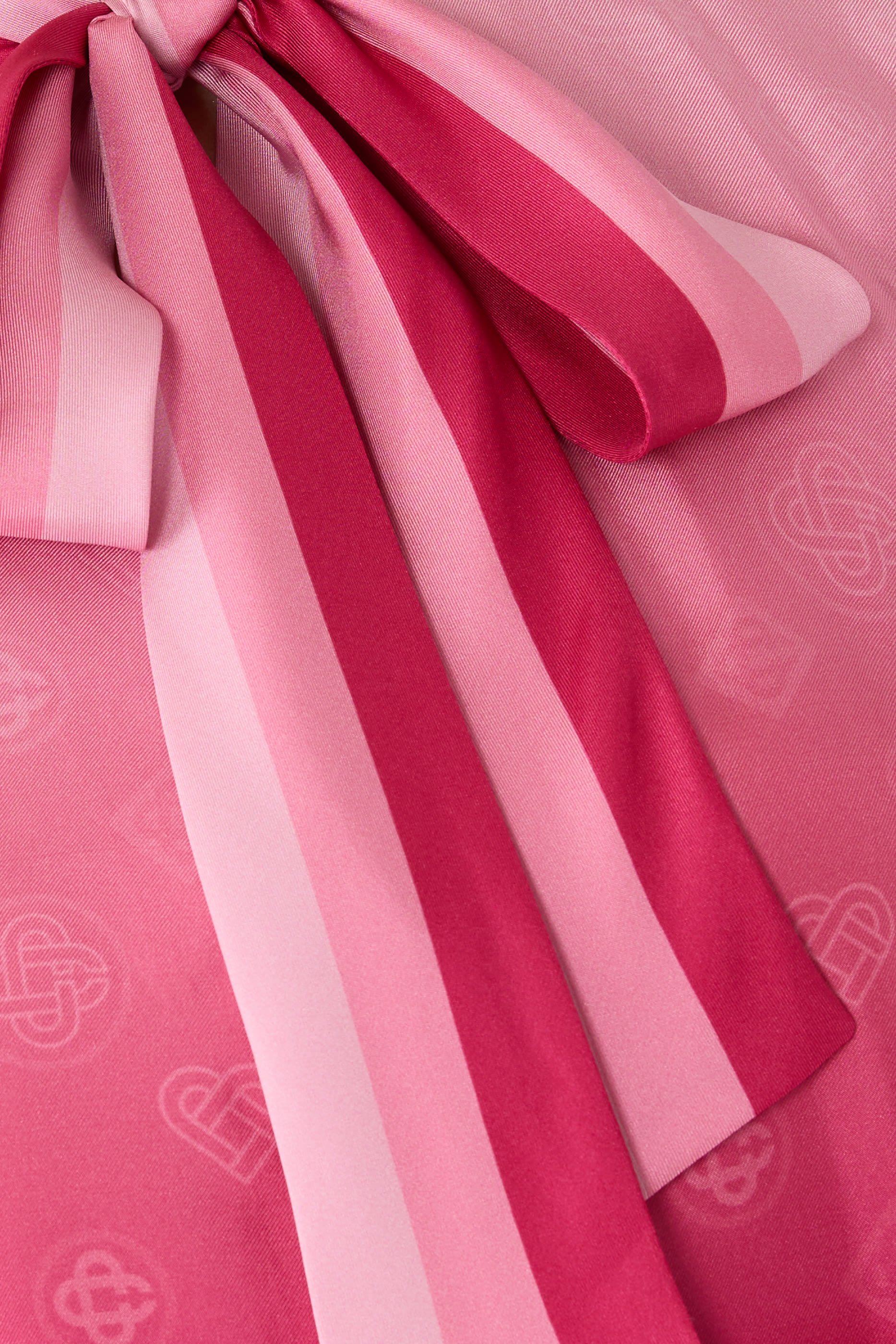 قميص بنمط بلوزة بوشاح