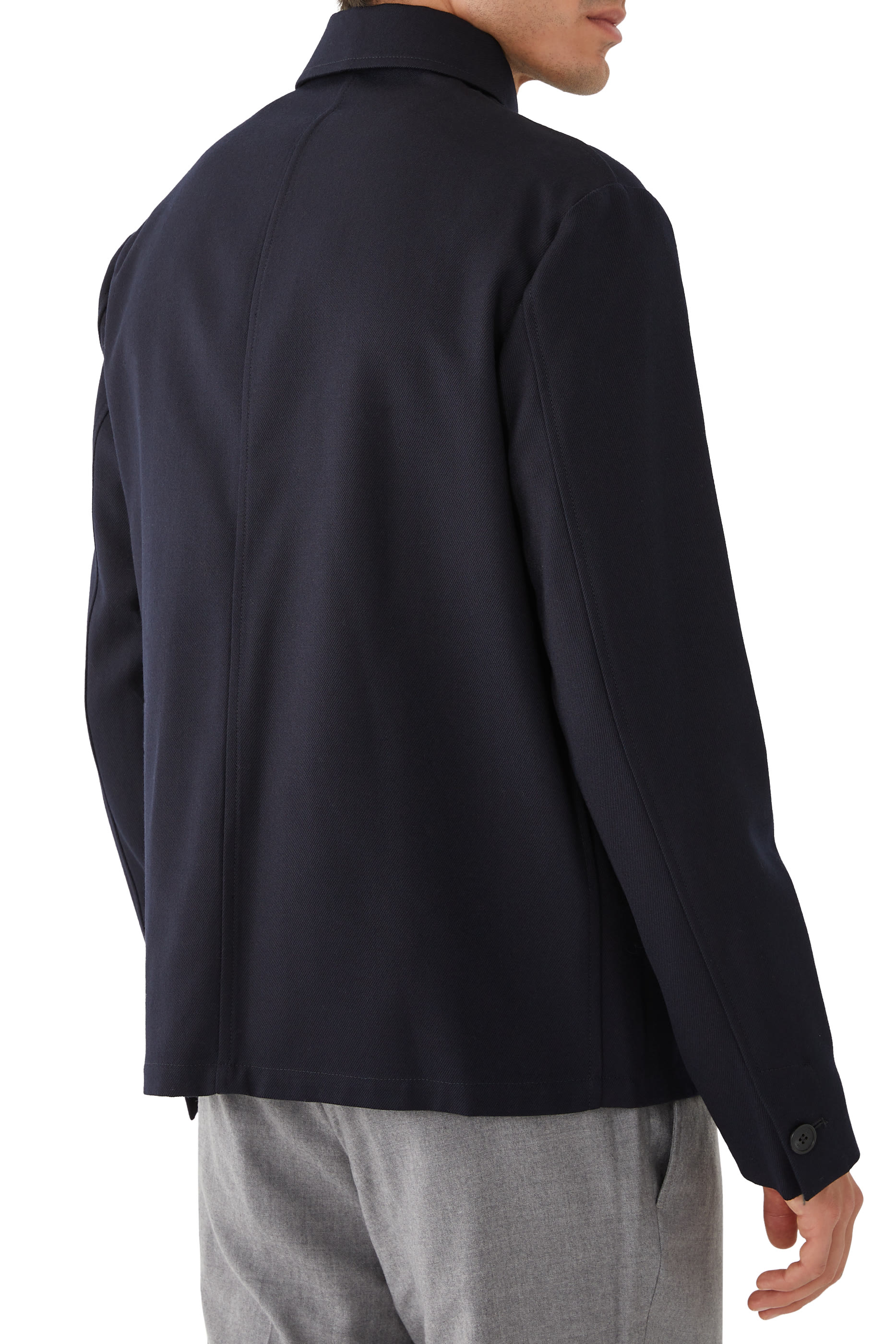 بلوزة بأكمام طويلة