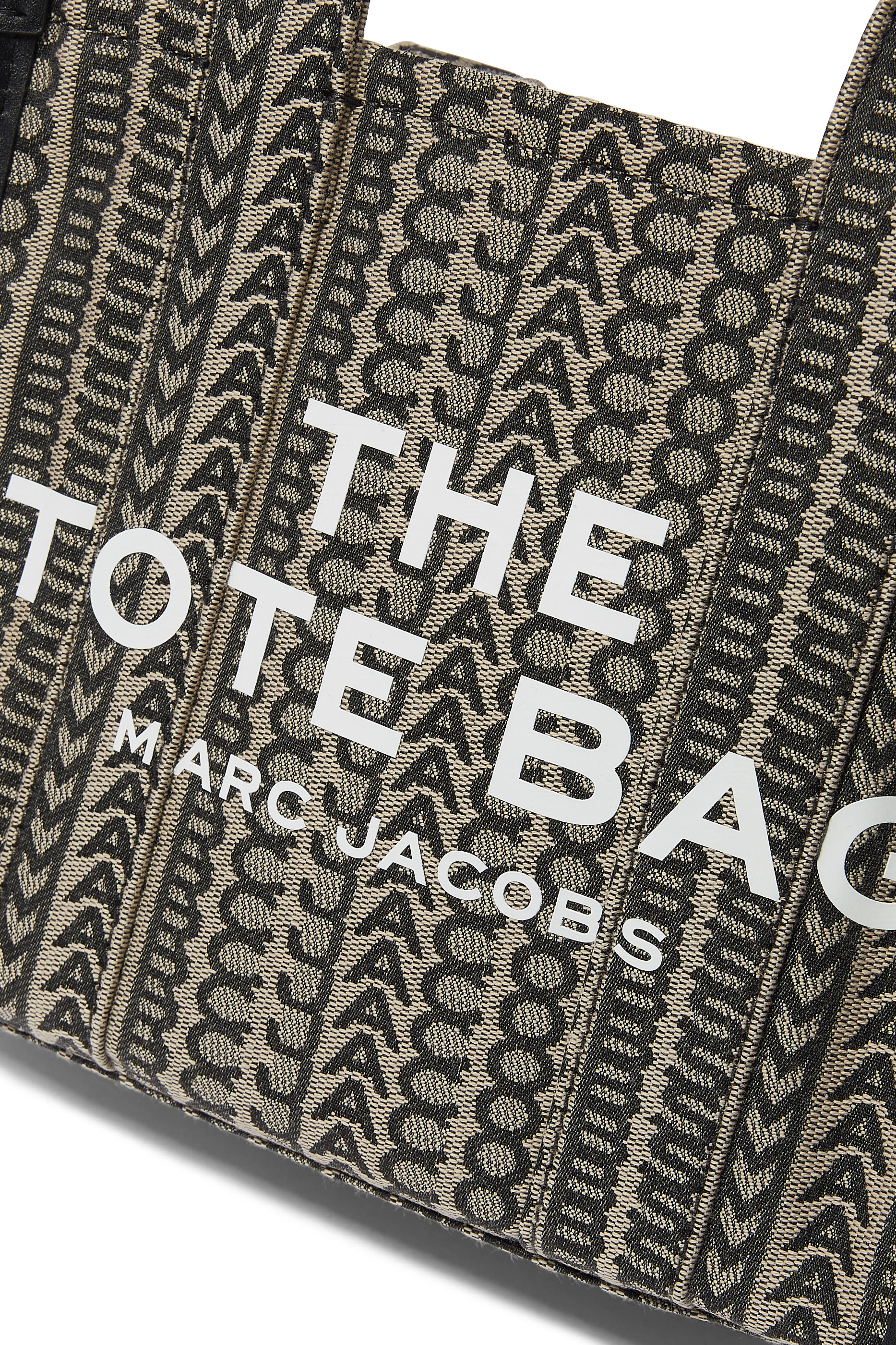 حقيبة يد صغيرة بطبعة