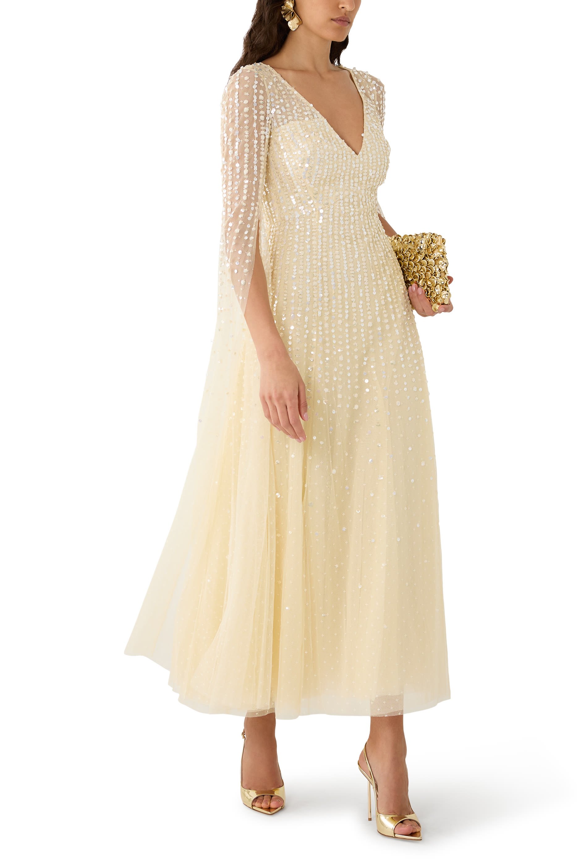 فستان سهرة مونلايت بياقة V وكاب وترتر