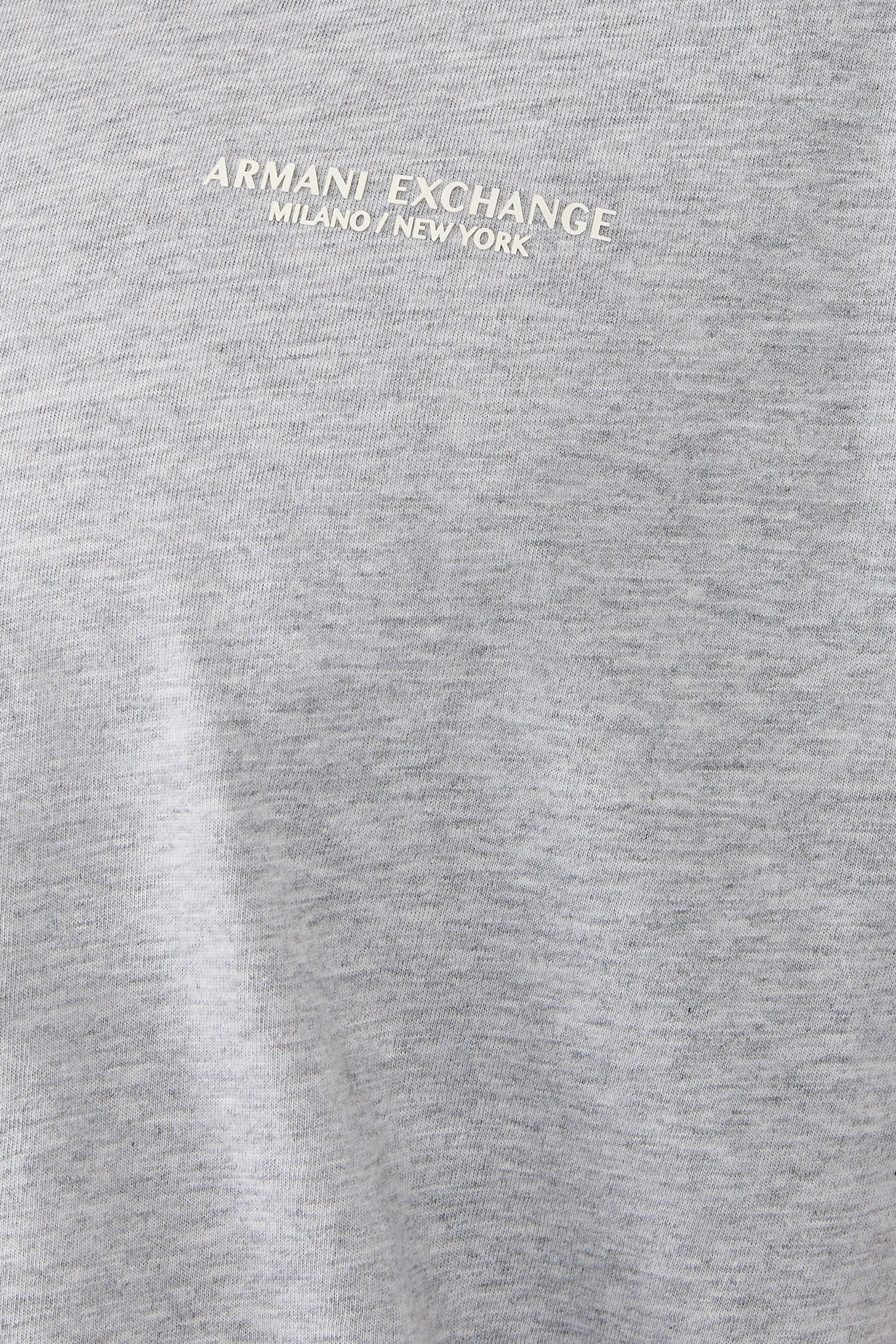 تيشيرت بشعار الماركة