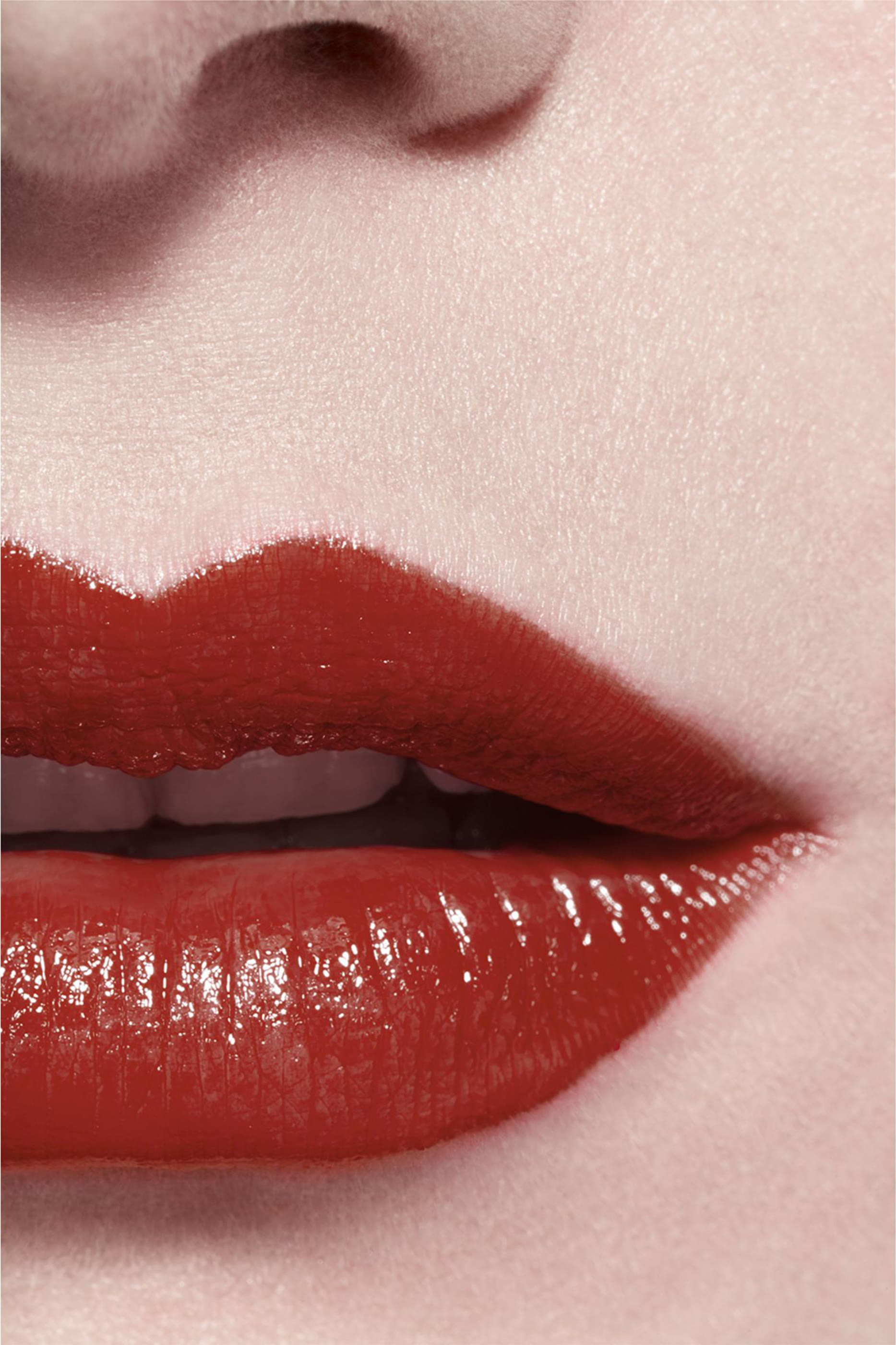 أحمر شفاه لامع Rouge Coco يدوم طويلا