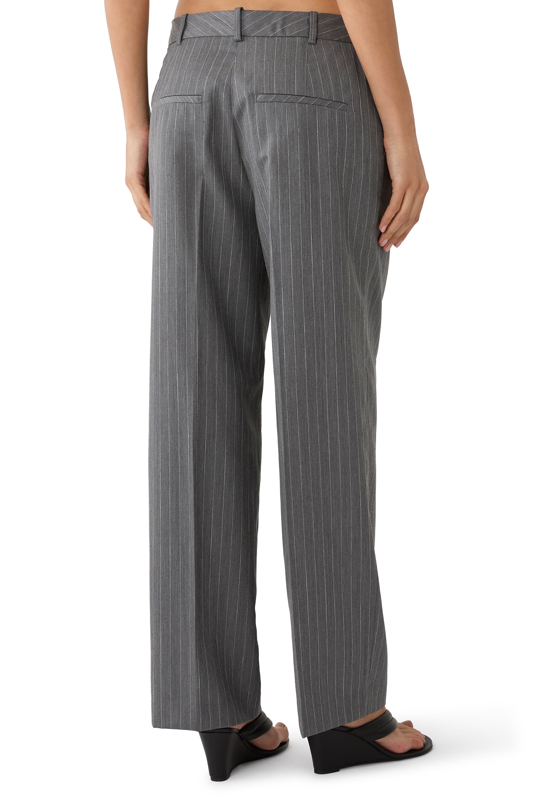 بنطال ترينت بقصة قصيرة