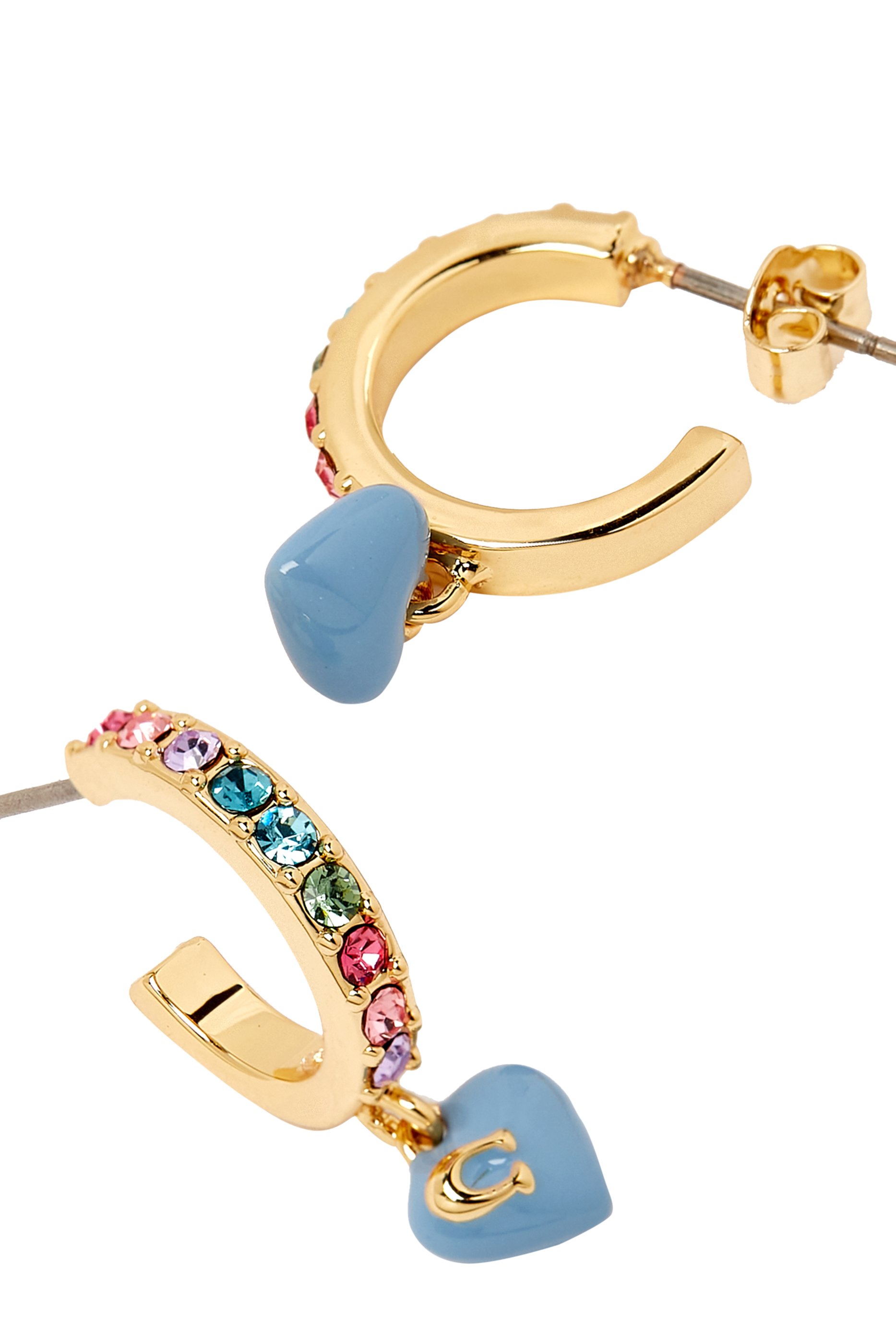 أقراط هاجي مرصعة بأحجار بافيه بحلية بتصميم قلب