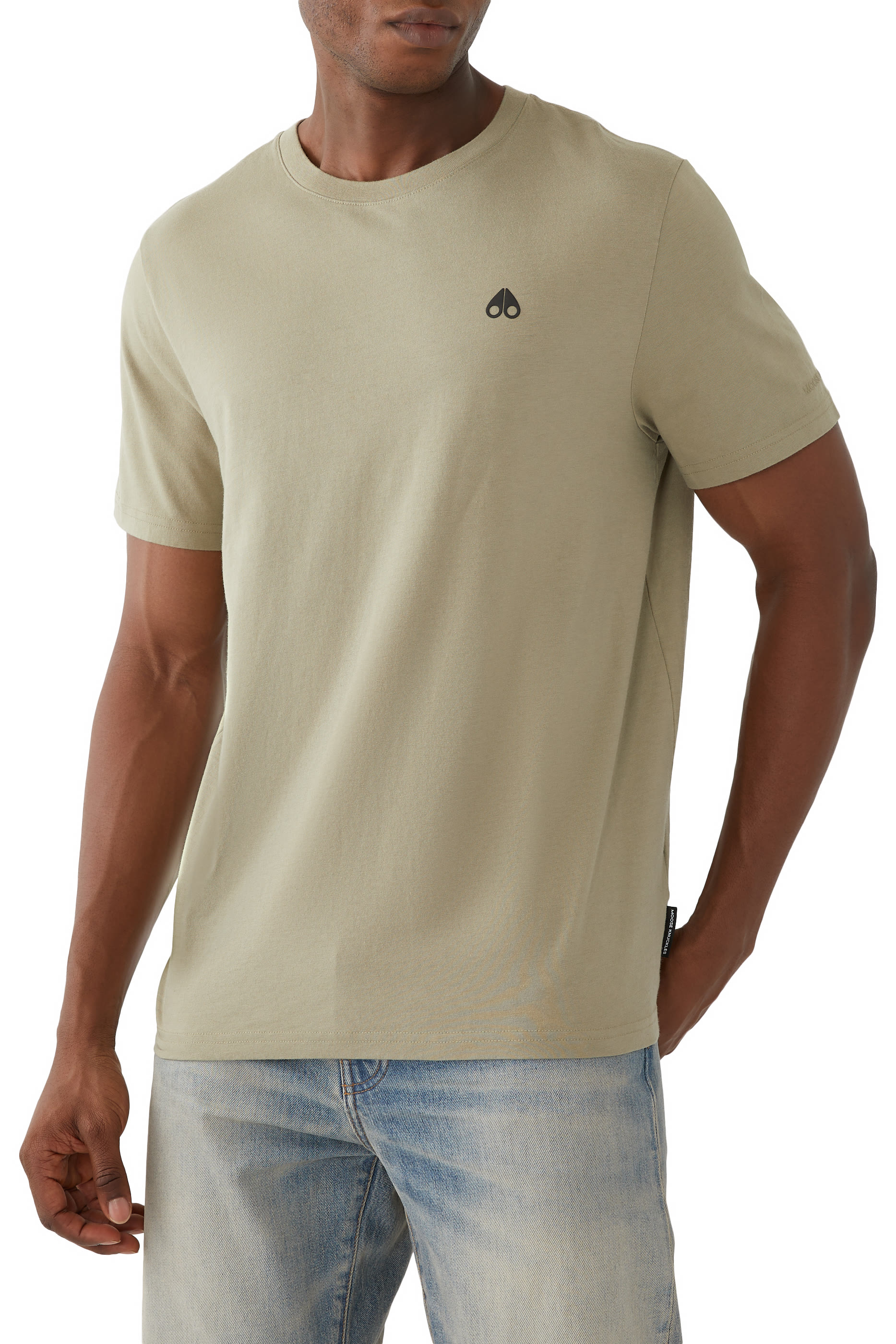 تيشيرت ساتلايت بياقة ضيقة