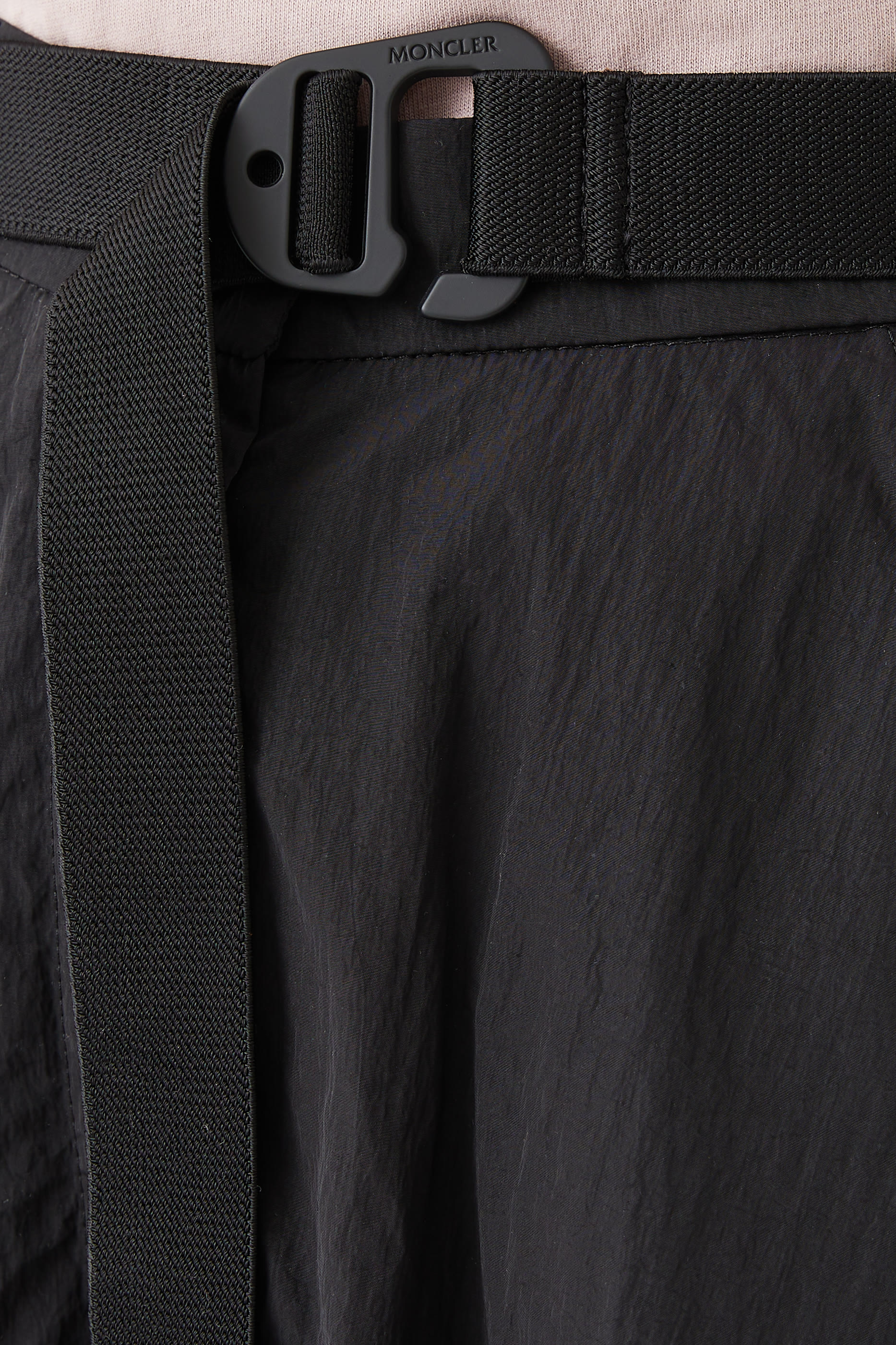 تنورة نايلون متوسطة الطول