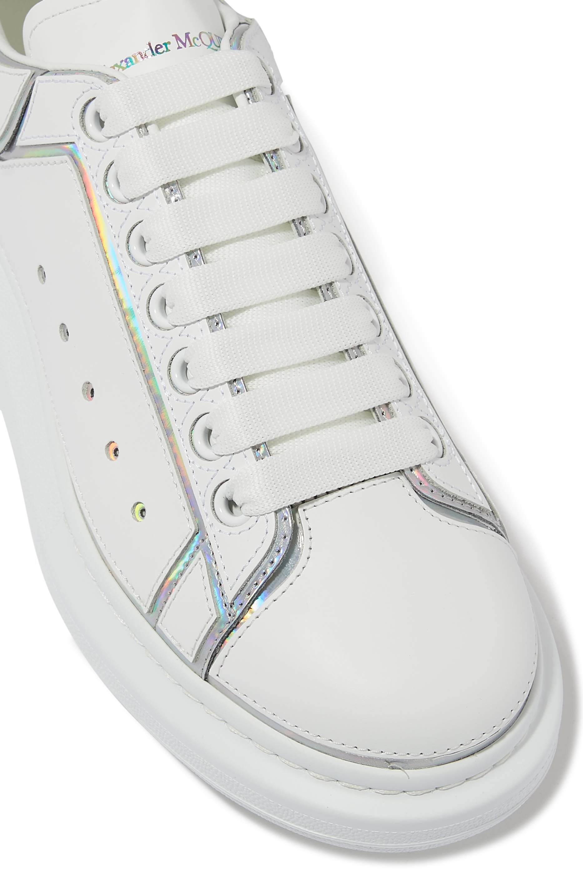 سنيكرز بنعل سميك