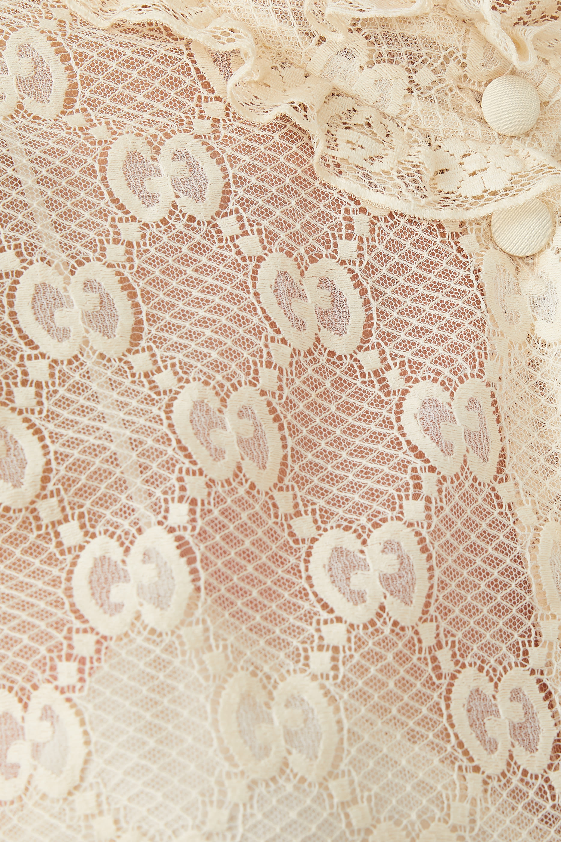 قميص دانتيل بكشكش