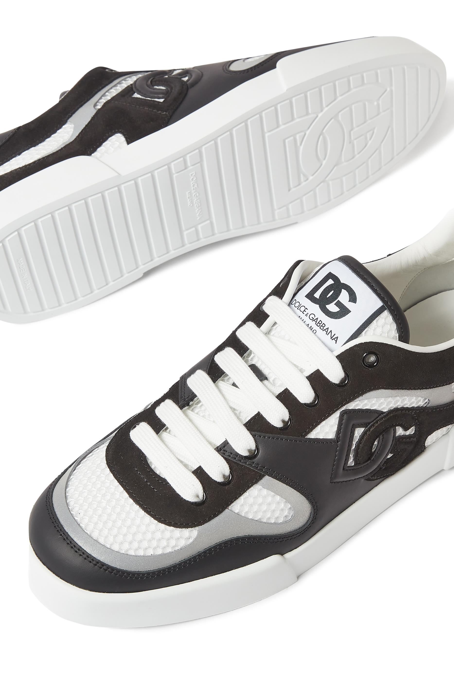 سنيكرز بشعار الماركة جلد