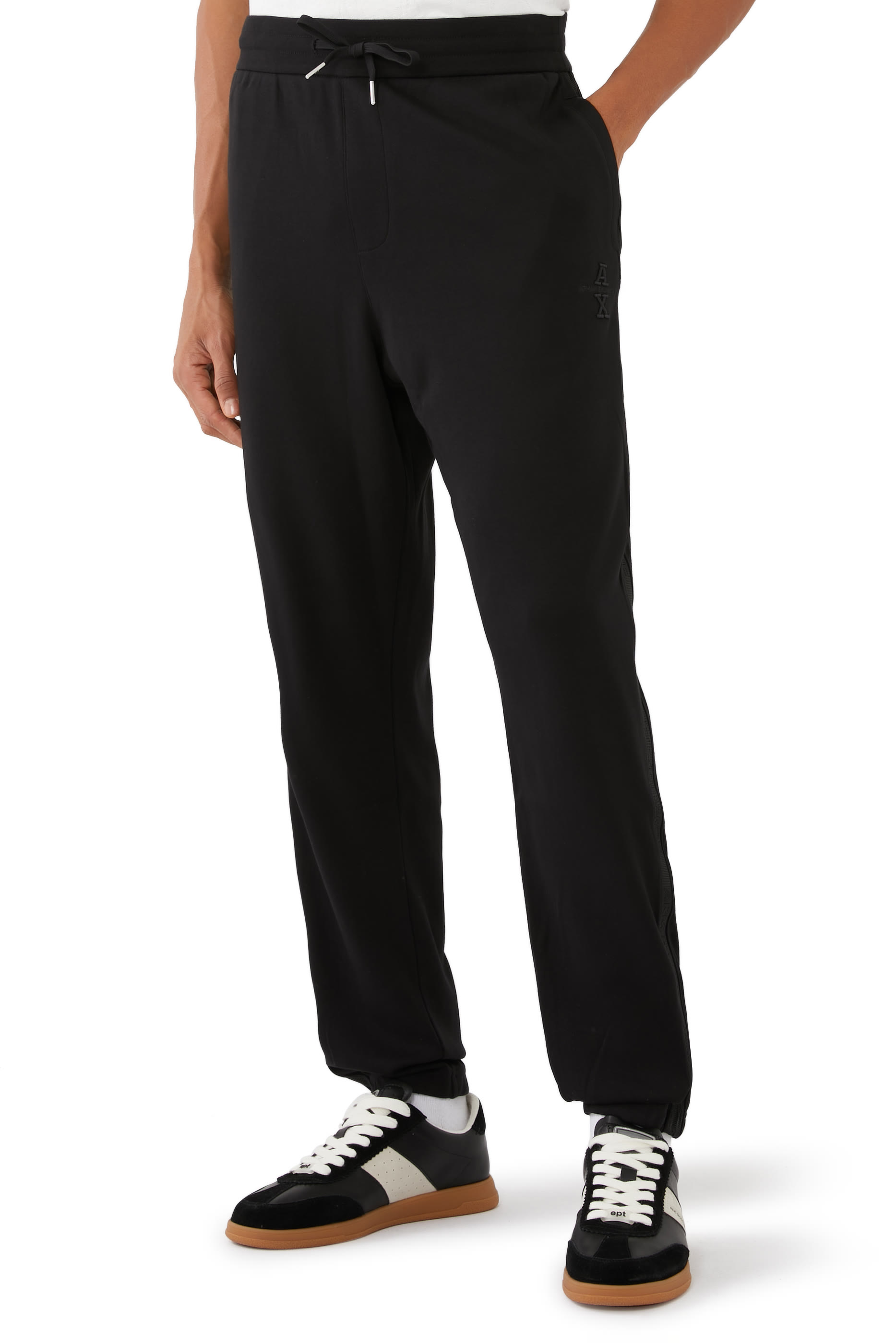 بنطال رياضي بحروف شعار الماركة بتصميم مربع