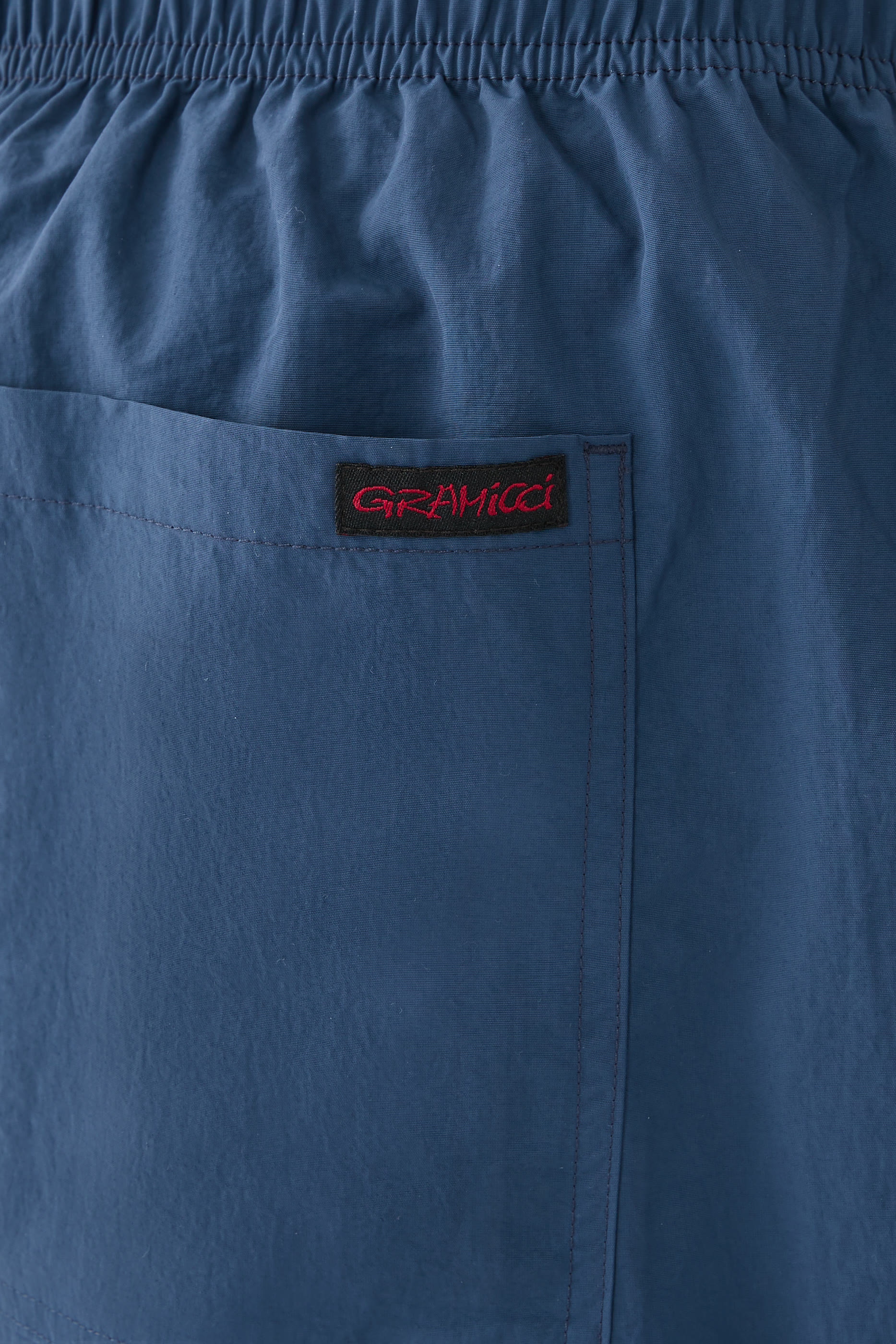 شورت بقصة فضفاضة نايلون