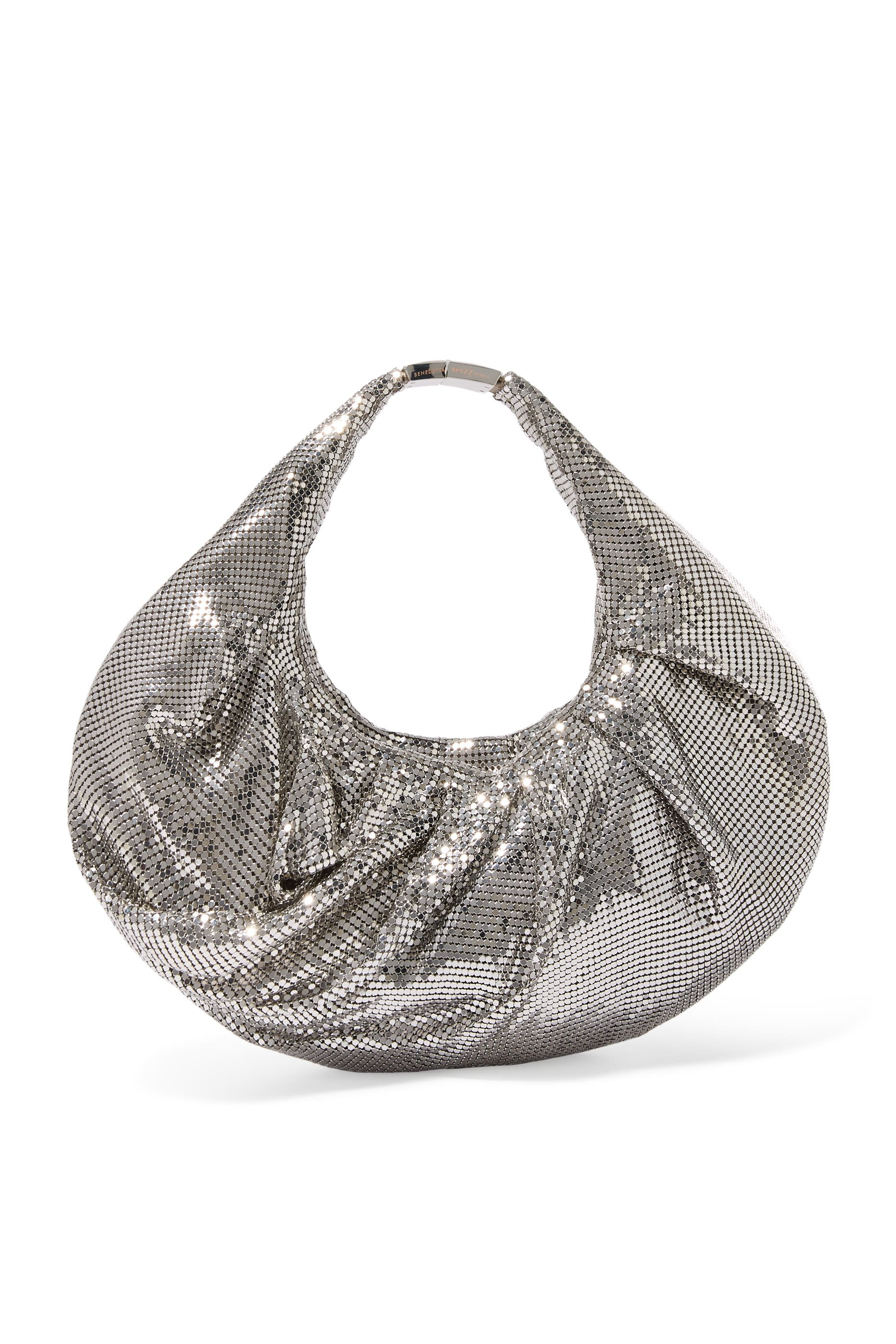 حقيبة ينيفر جيمس بوند