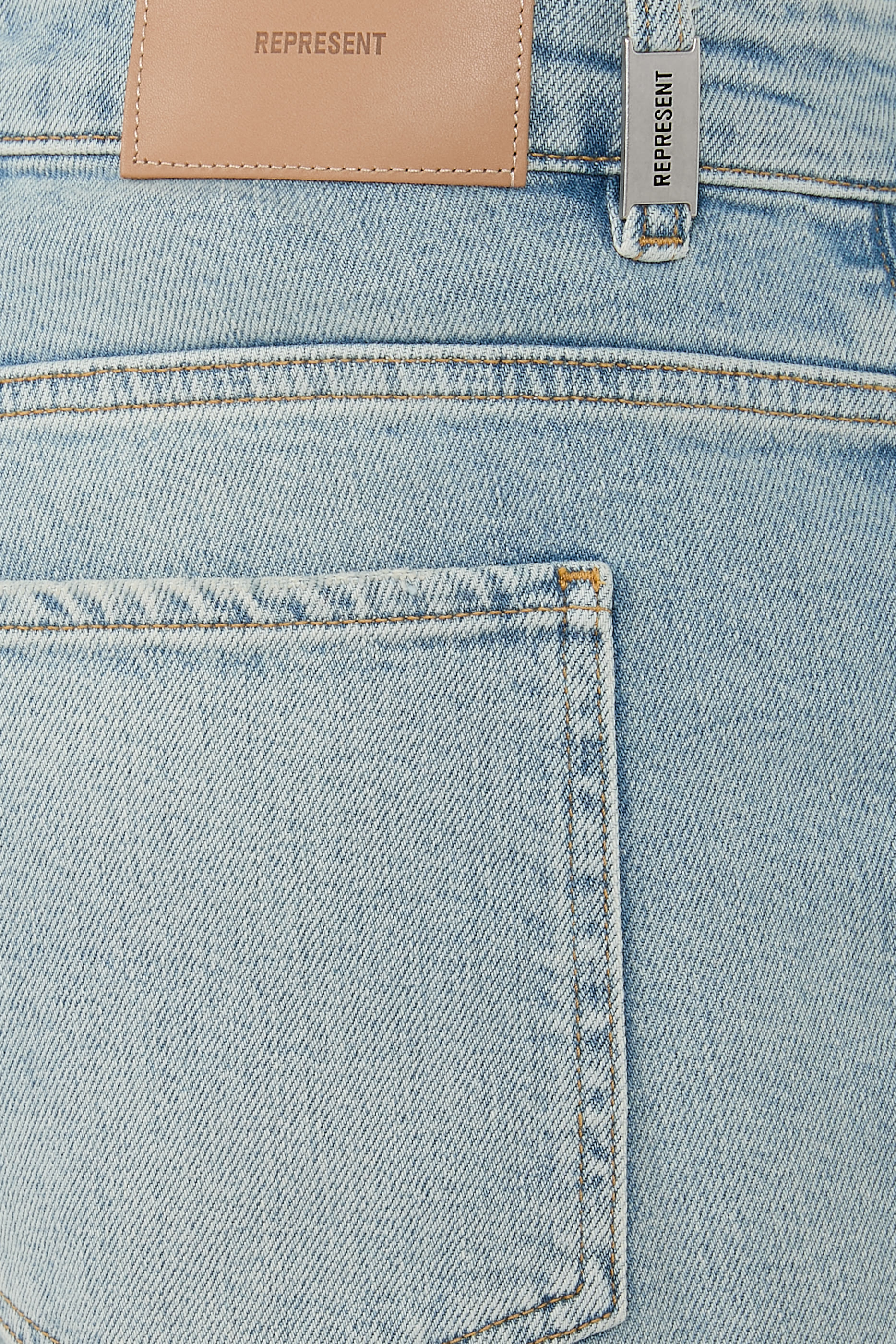 بنطال بقصة واسعة من الأسفل دنيم