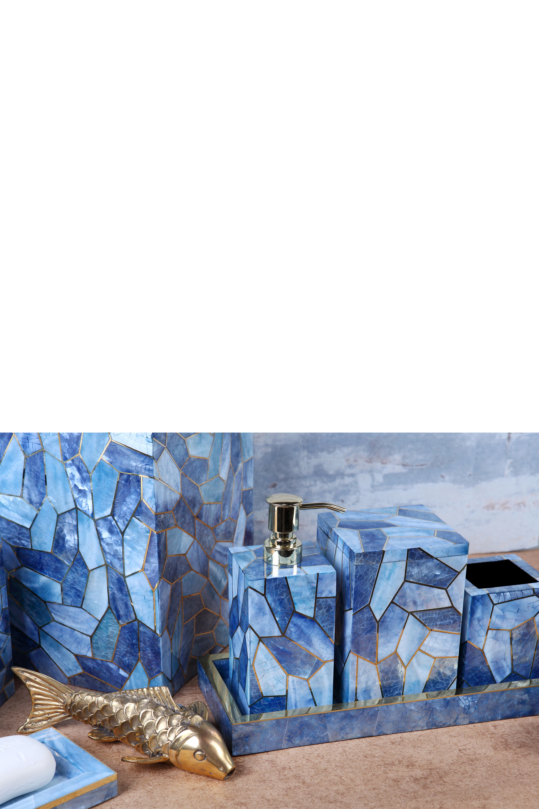 صندوق مناديل فرانشيسكا صدف ونحاس