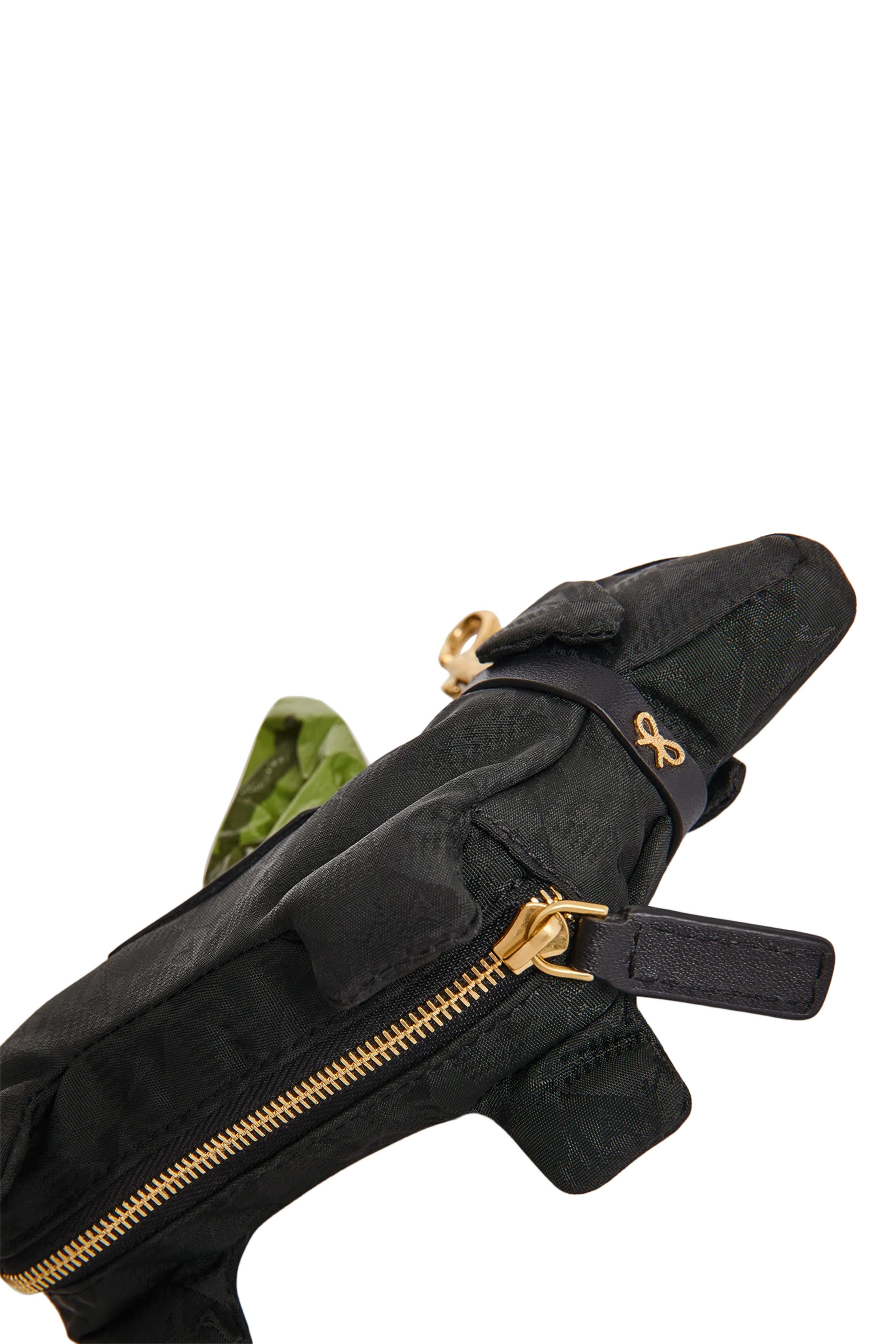 حلية حقيبة بتصميم كلب بو