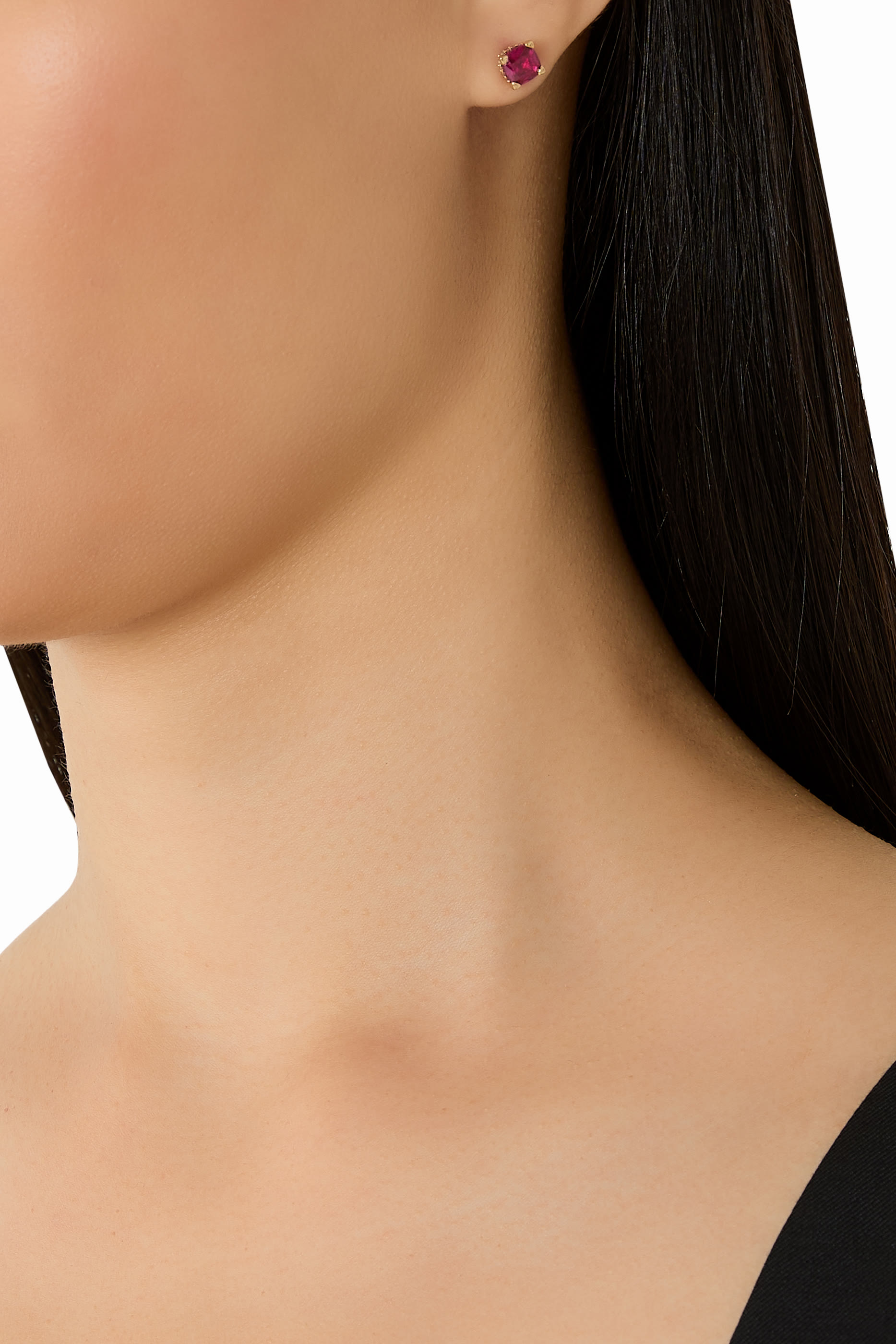 أقراط ليتل لاكشريز بتصميم مربع مرصعة بأحجار زركونيا مكعبة، مشابك تيتانيوم