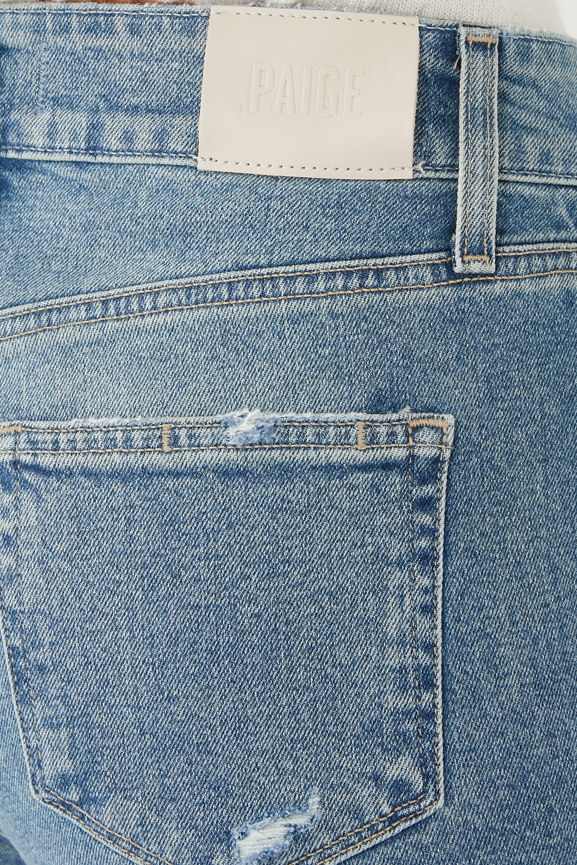 بنطال جينز ساشا ستوريبوك بتفاصيل ممزقة