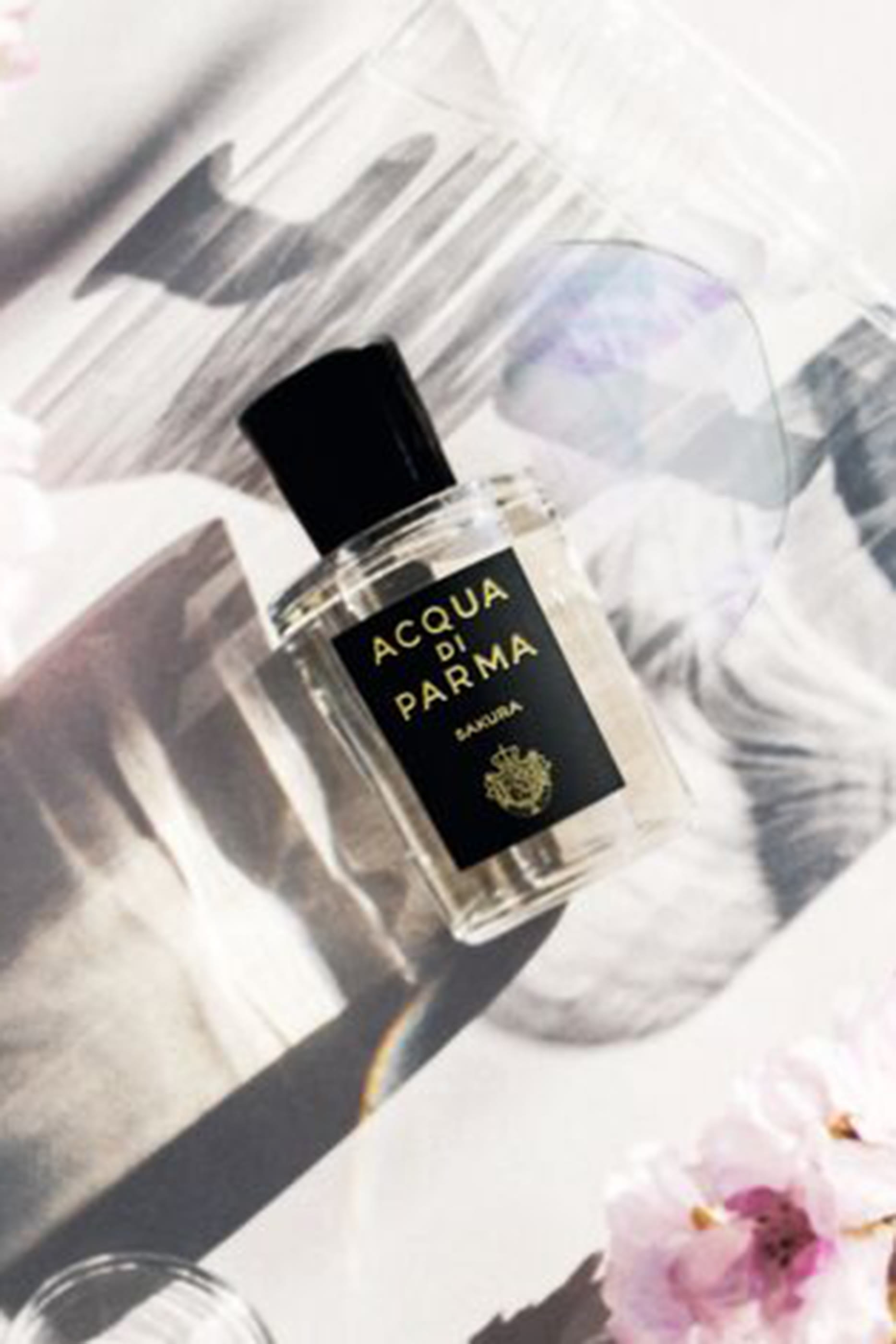 ماء عطر ساكورا