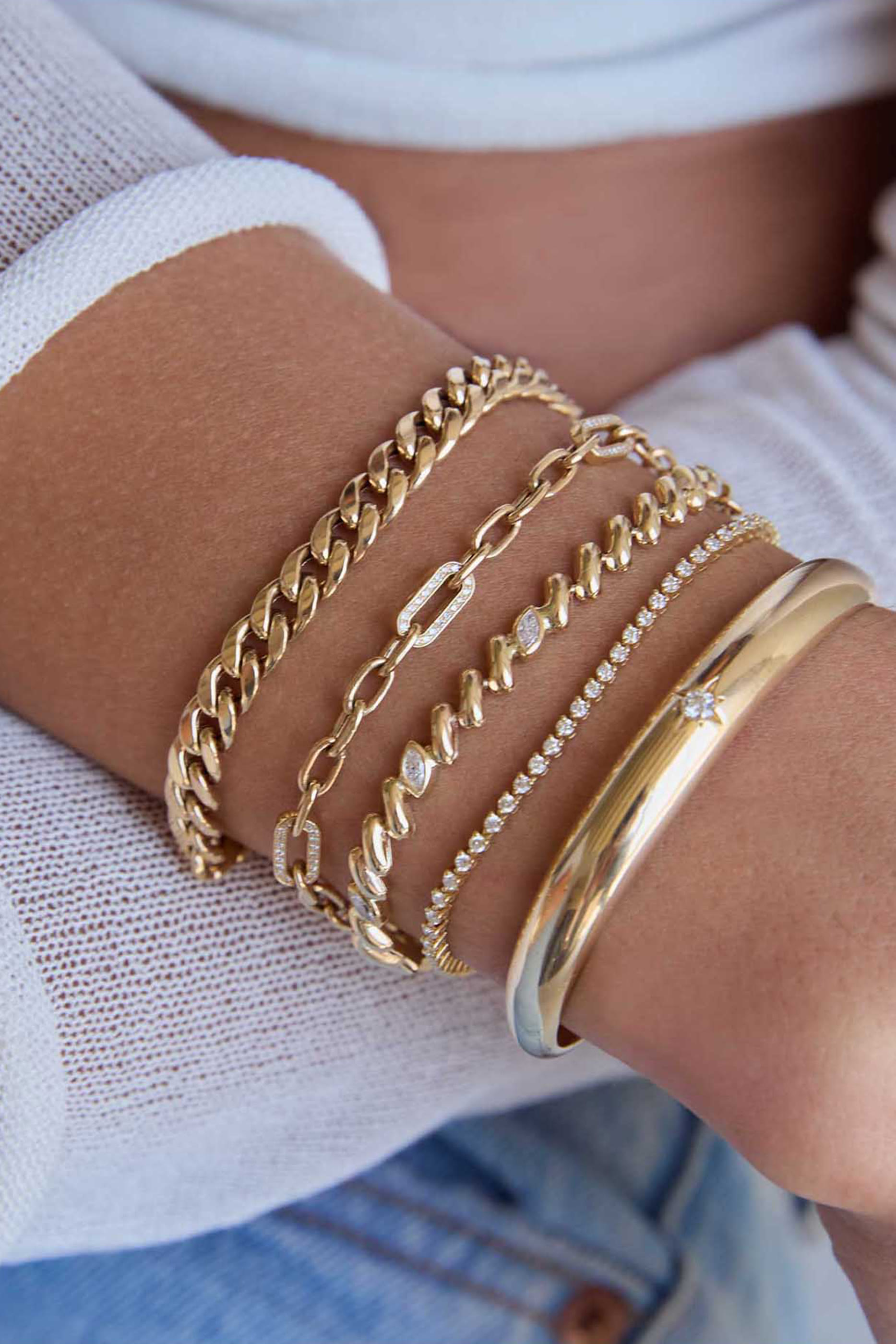 سوار سان ماركو بسلسلة وخمس حلي مرصعة بالماس ماركيز، ذهب أصفر عيار 14