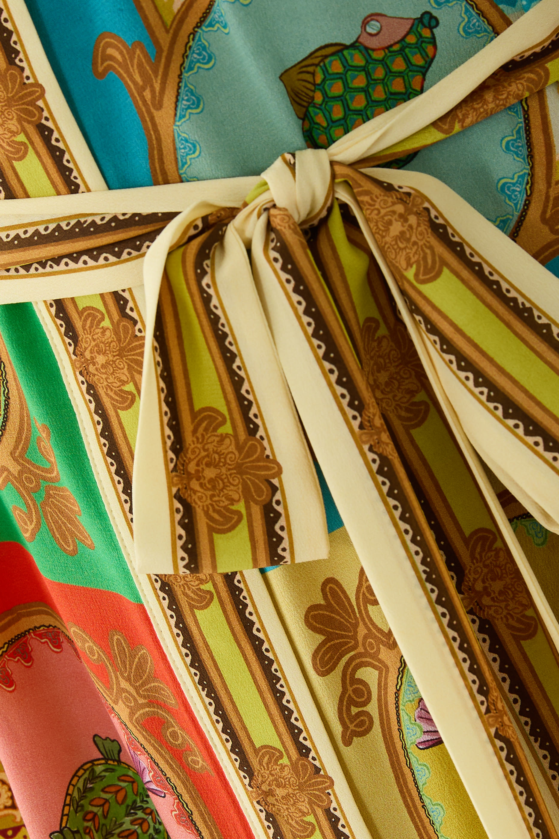 فستان لا موزيكا بتصميم قميص