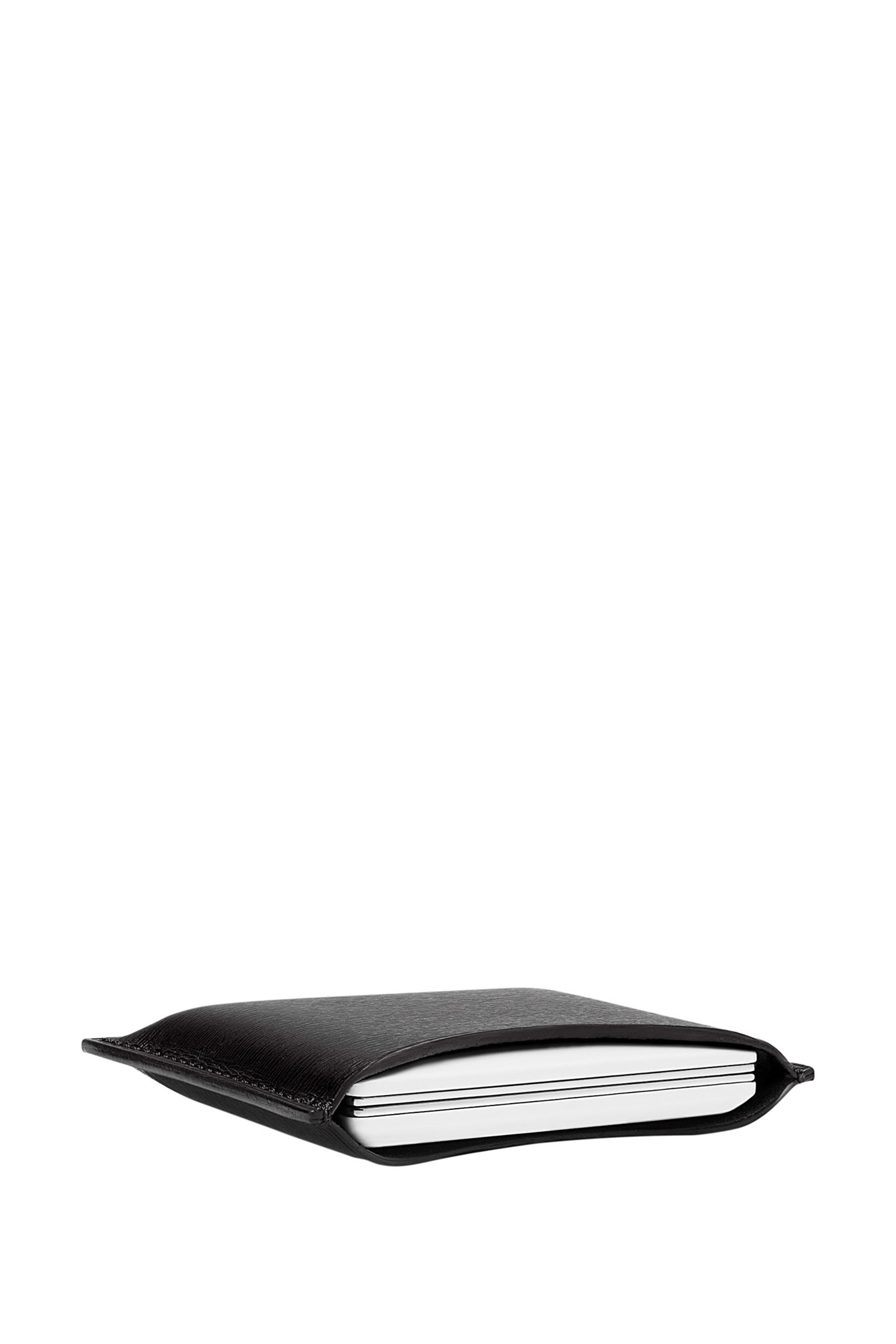 حقيبة صغيرة جلد