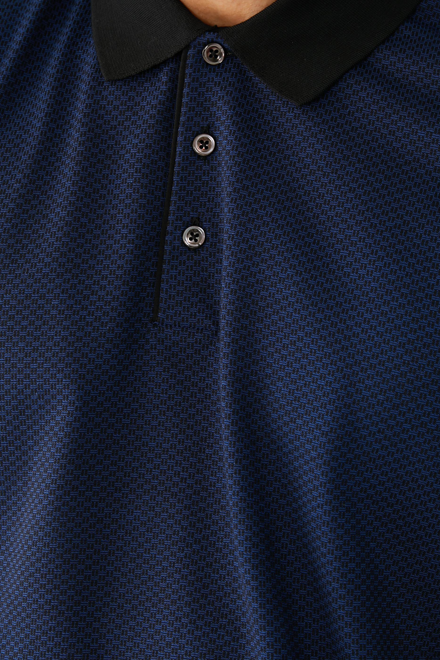 قميص بولو بأكمام قصيرة