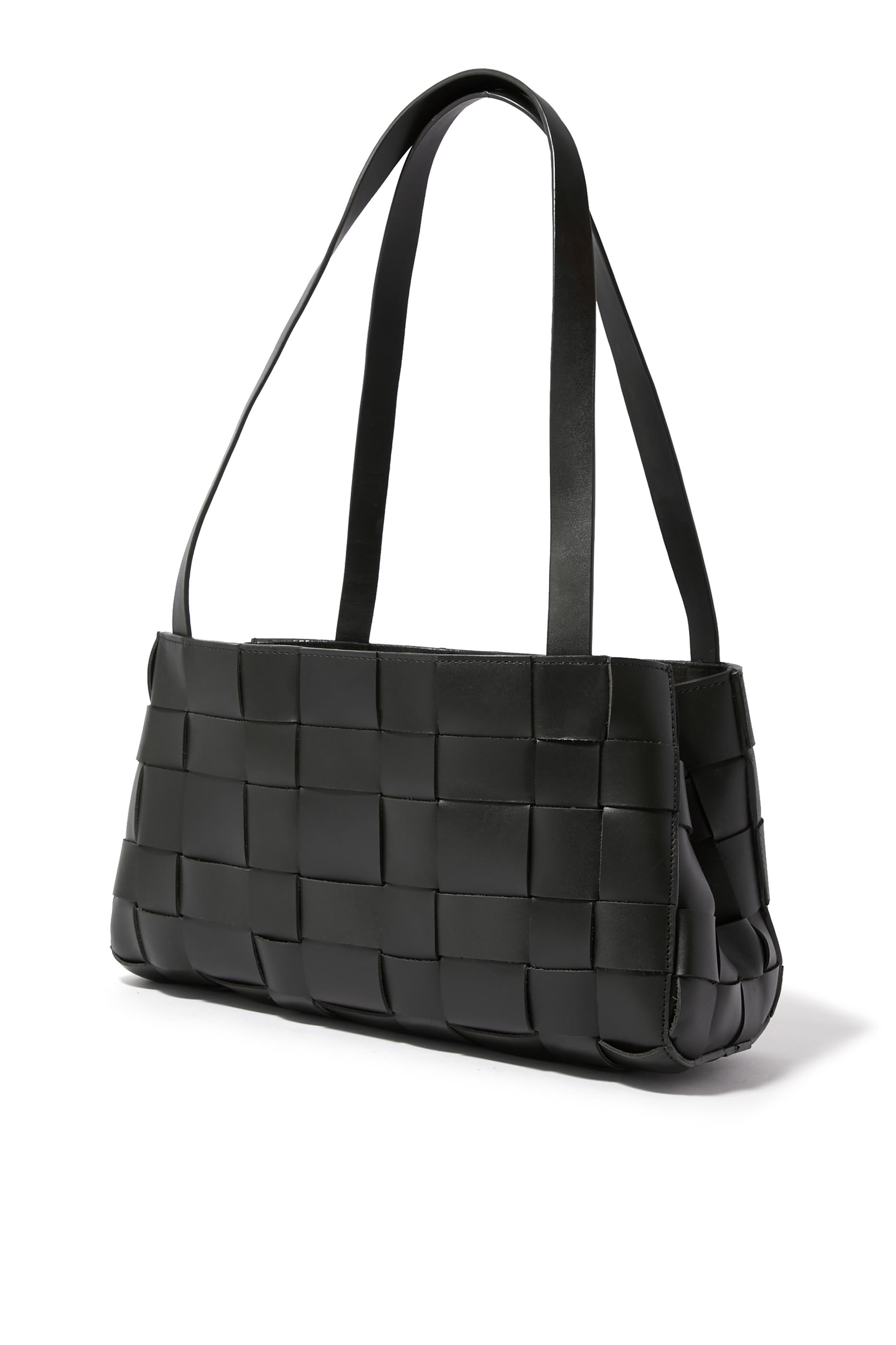 حقيبة يد مجدولة بتصميم رفيع