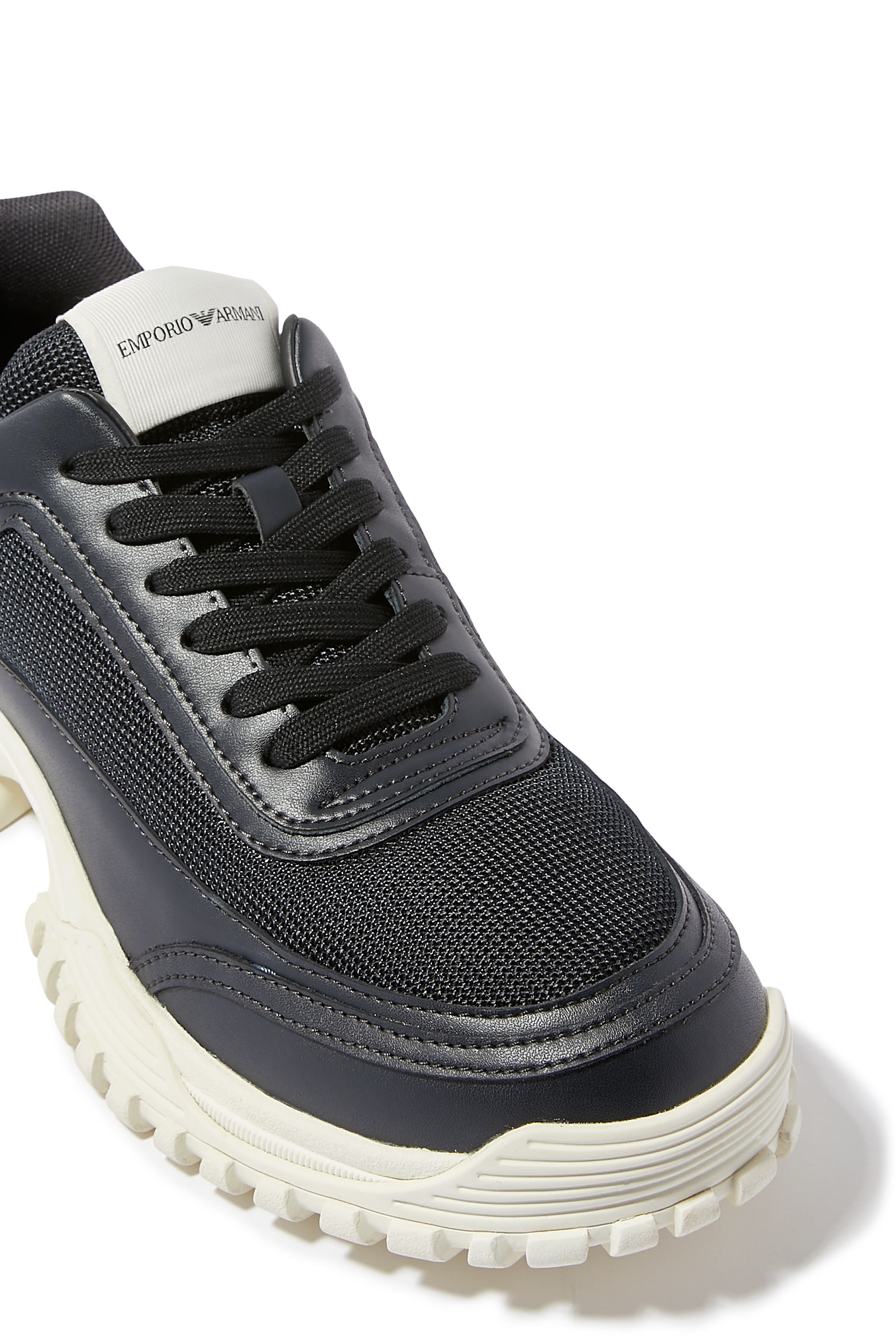 سنيكرز جلد وقماش شبكي بنعل سميك