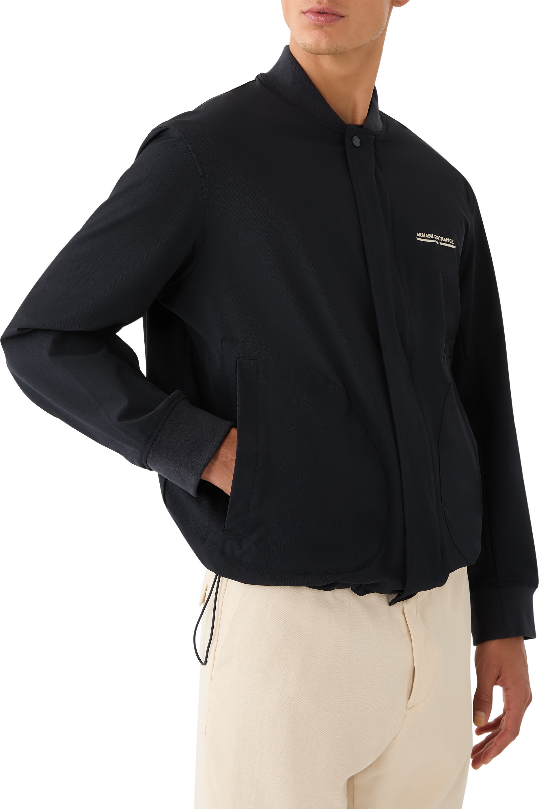 جاكيت مارينا بشعار الماركة وسحاب بأزرار