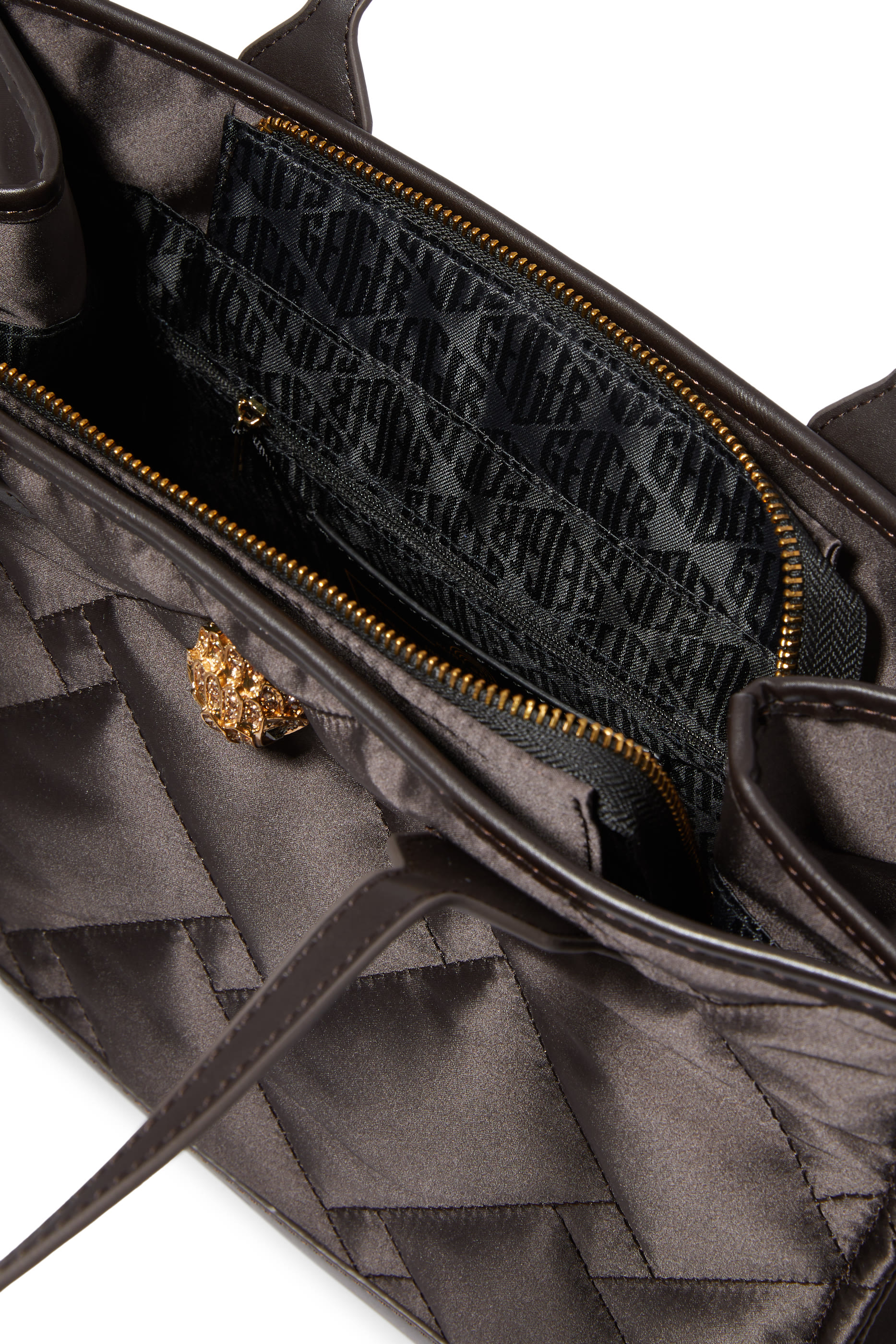 حقيبة يد خامات معاد تدويرها