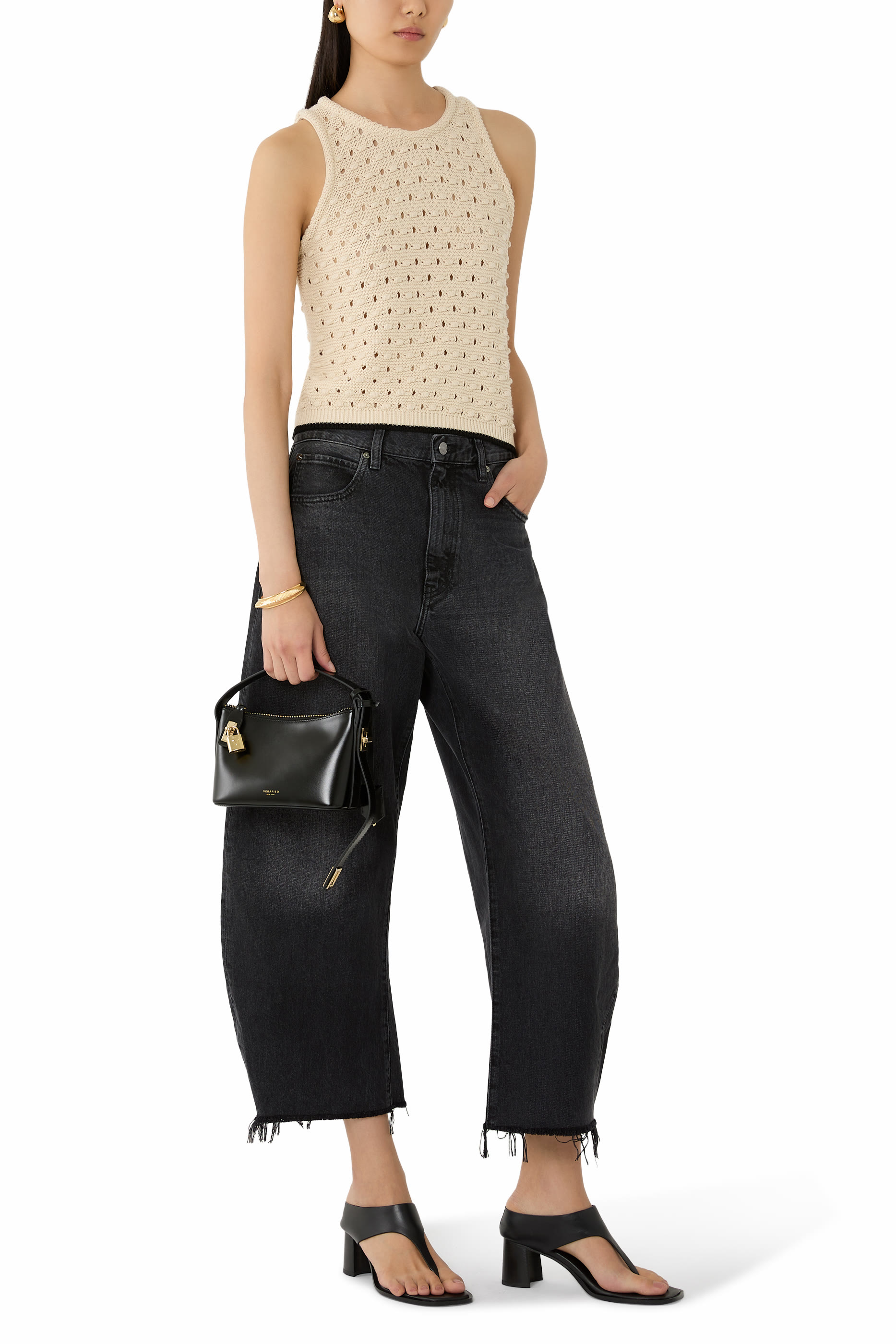 بلوزة بابل بلا أكمام