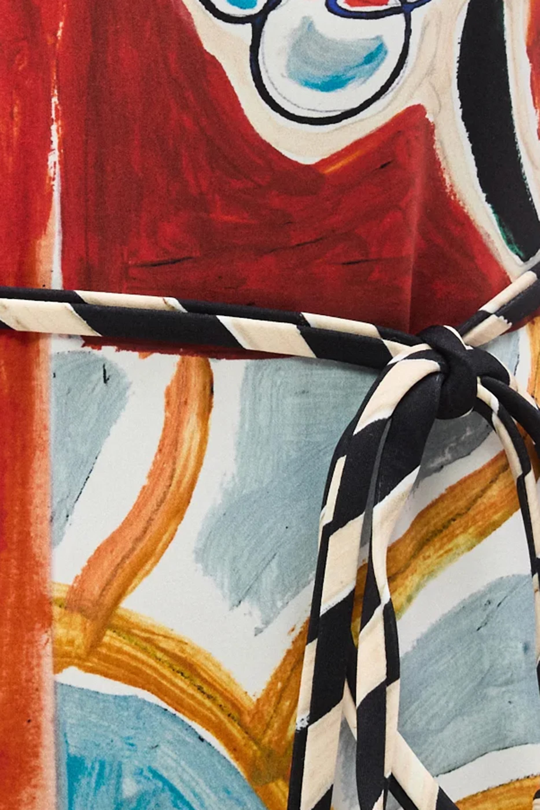 لباس سباحة مشيل قطعة واحدة بياقة V