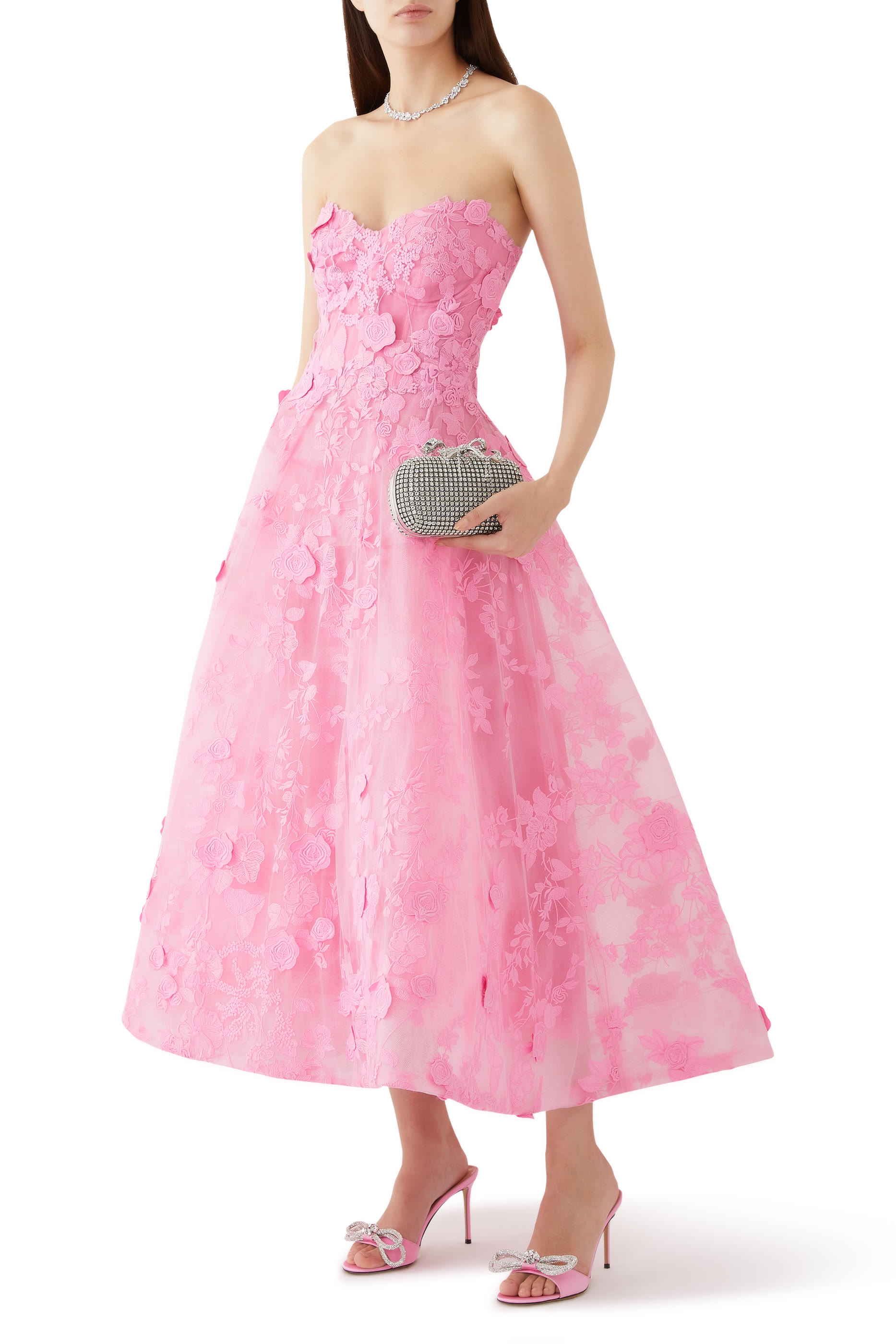 فستان بطول الشاي بدون حمالات