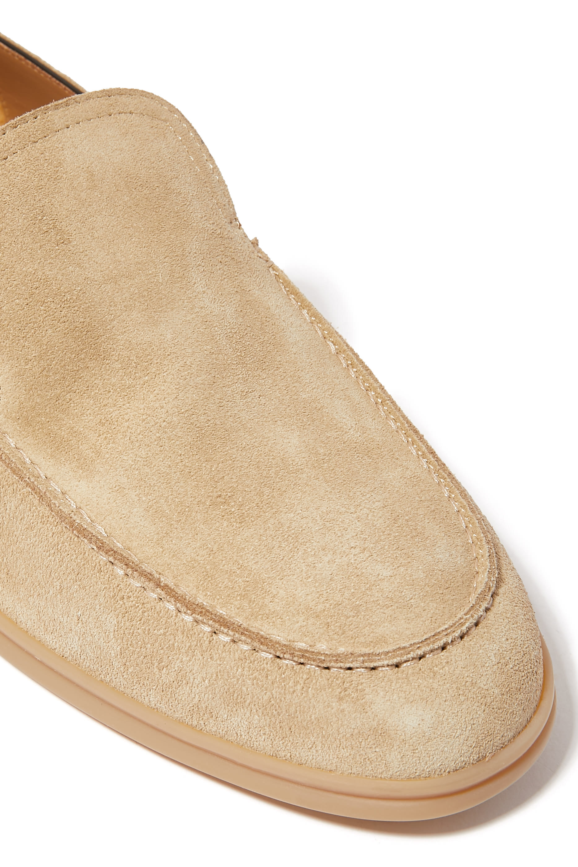 حذاء وارف سهل الارتداء