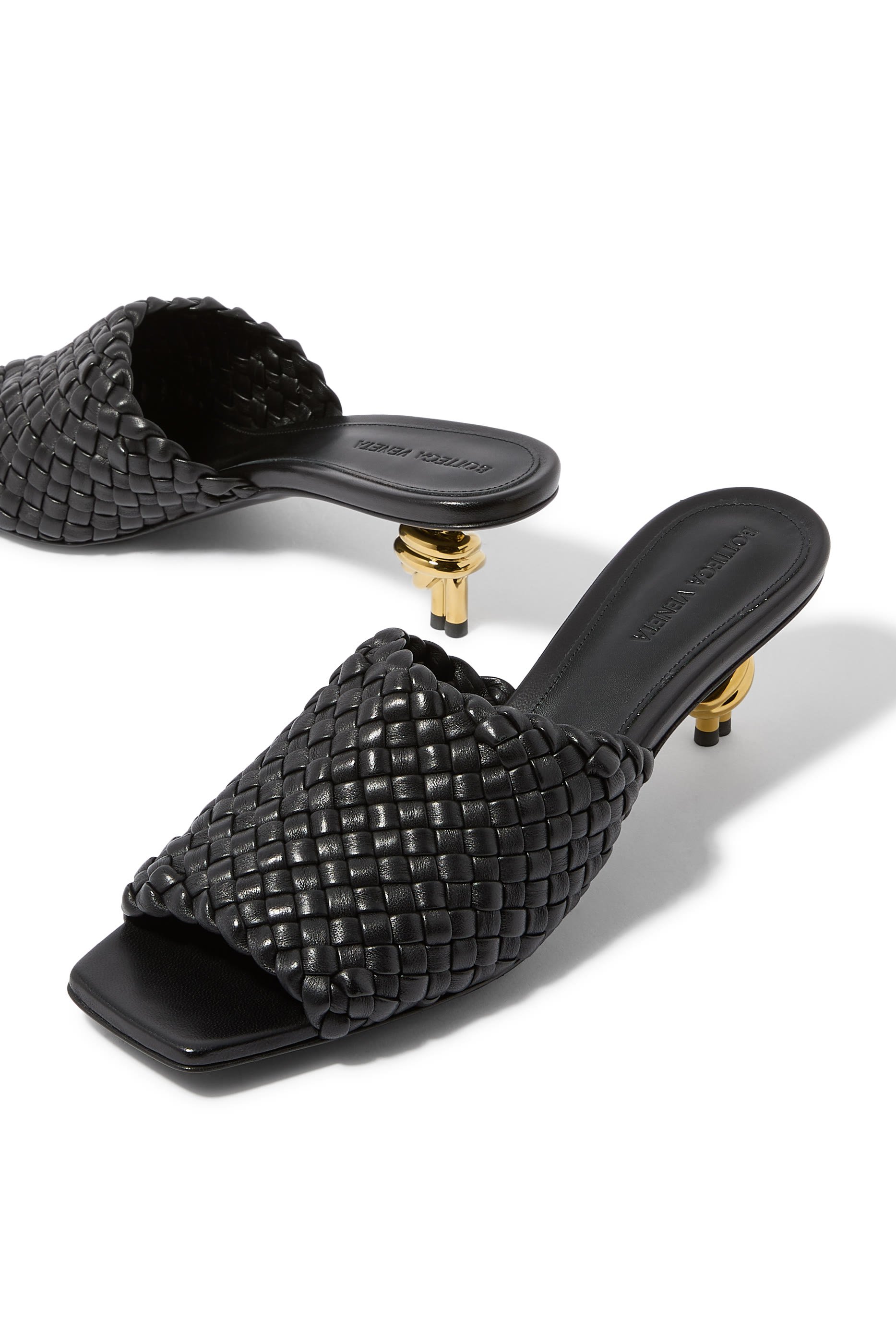 حذاء بكعب 45 بتفاصيل عقدة