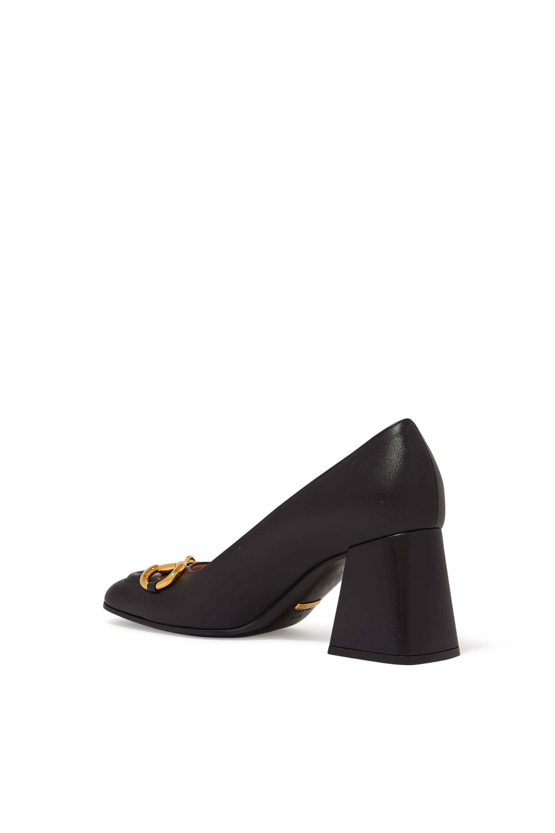 حذاء كلاسيكي بكعب متوسط الارتفاع وحلية لجام الحصان