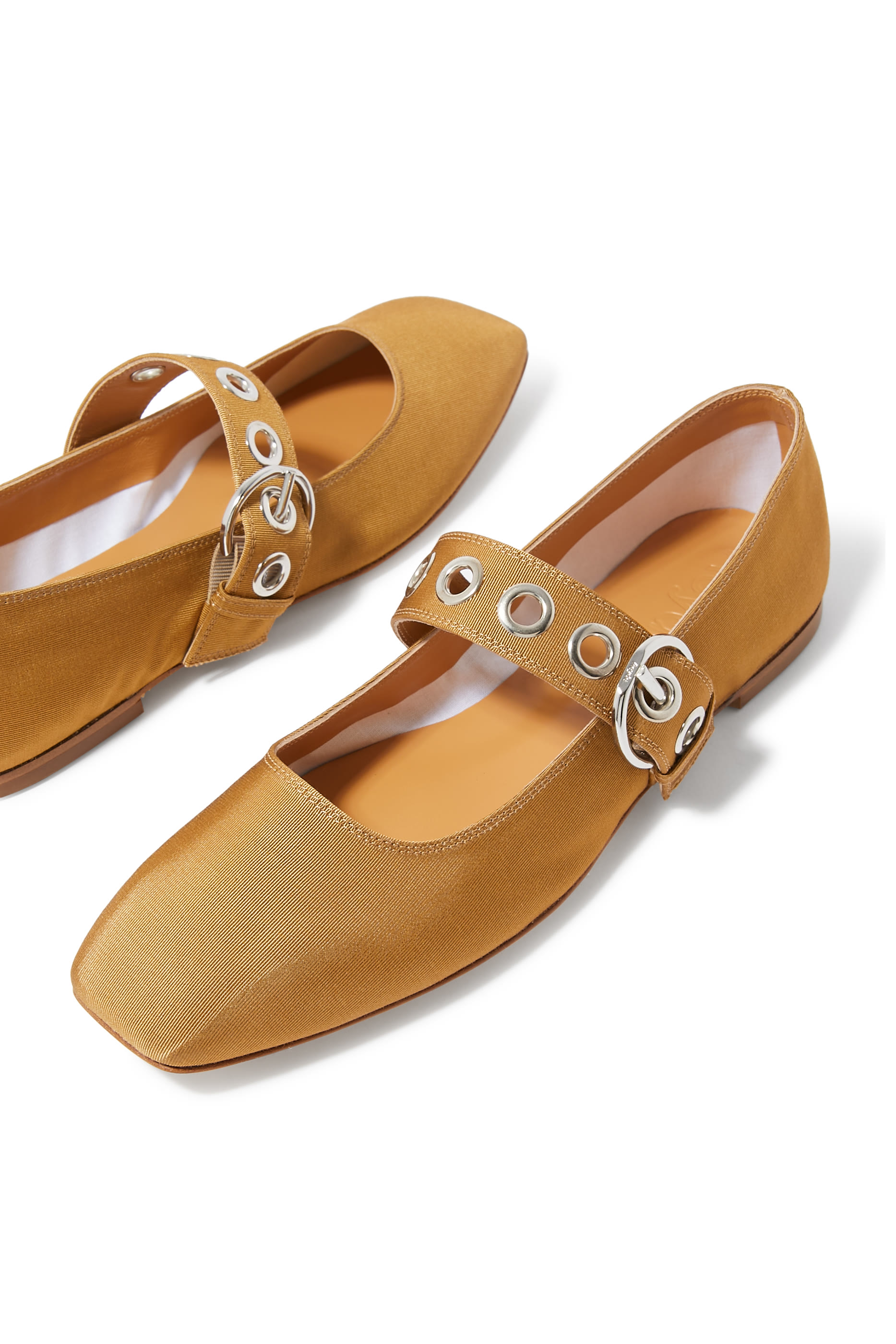 حذاء بالرينا اوما ماري جين مرصع جلد بارز الملمس