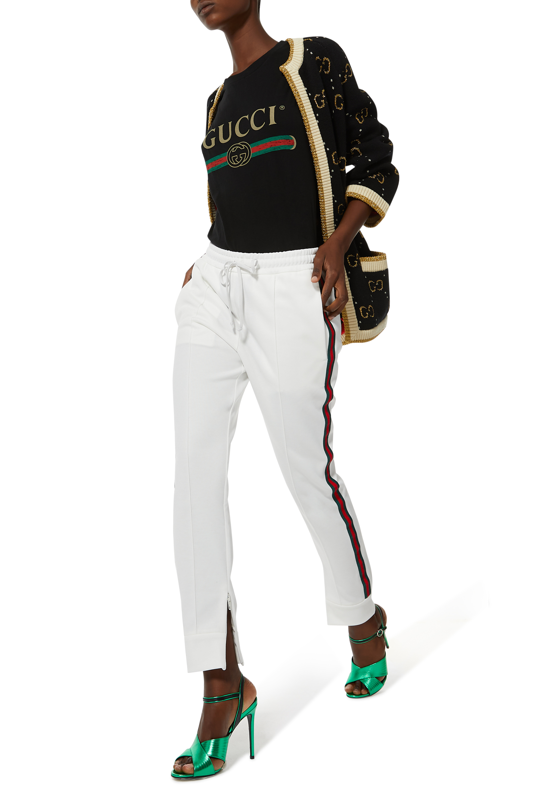 تي شيرت بطبعة شعار الماركة