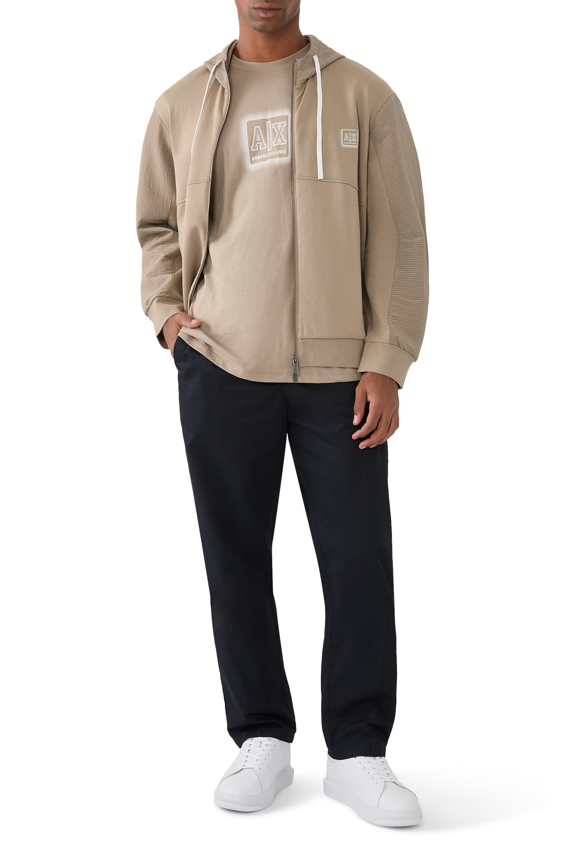 تيشيرت بشعار الماركة