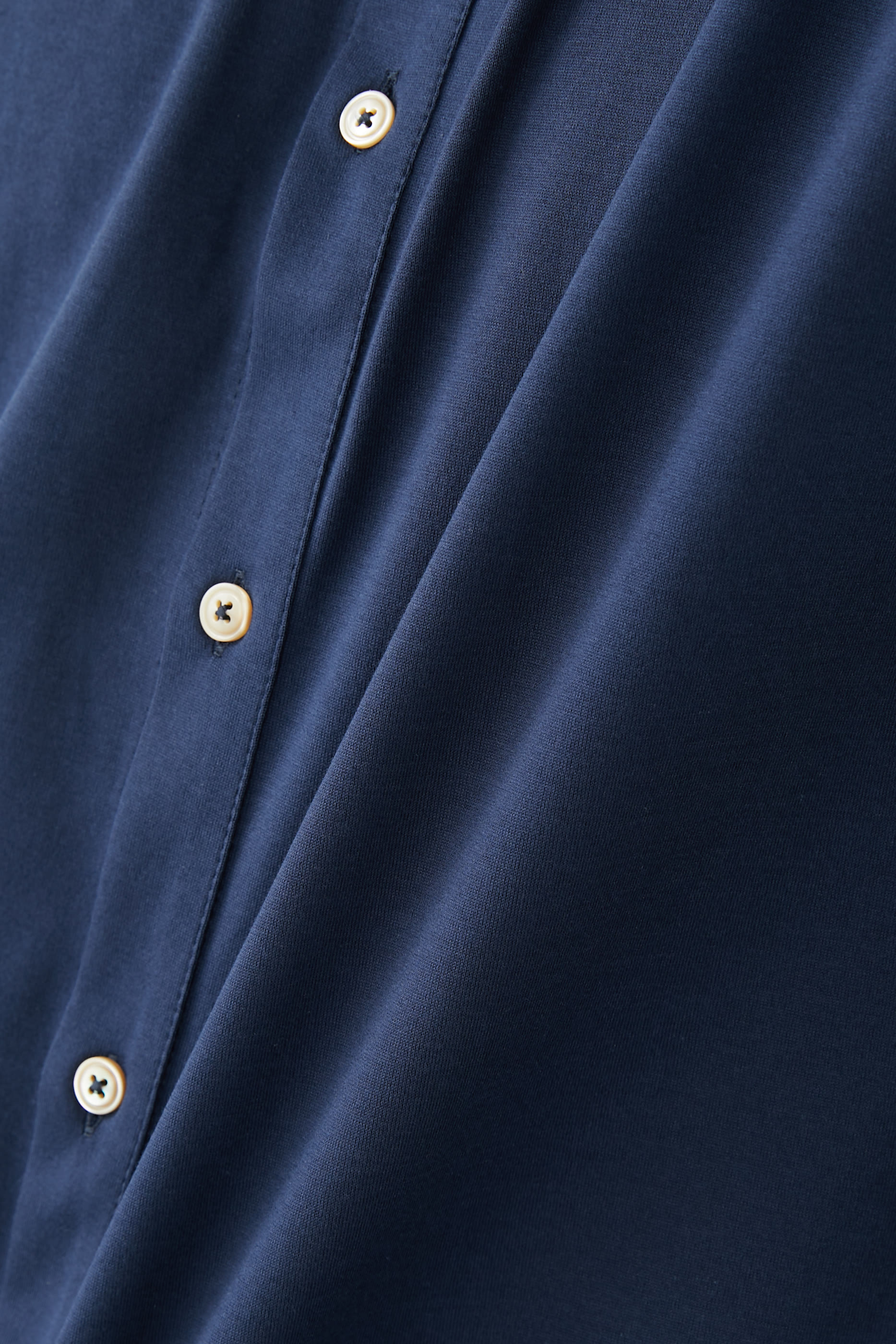 قميص بأكمام طويلة قطن