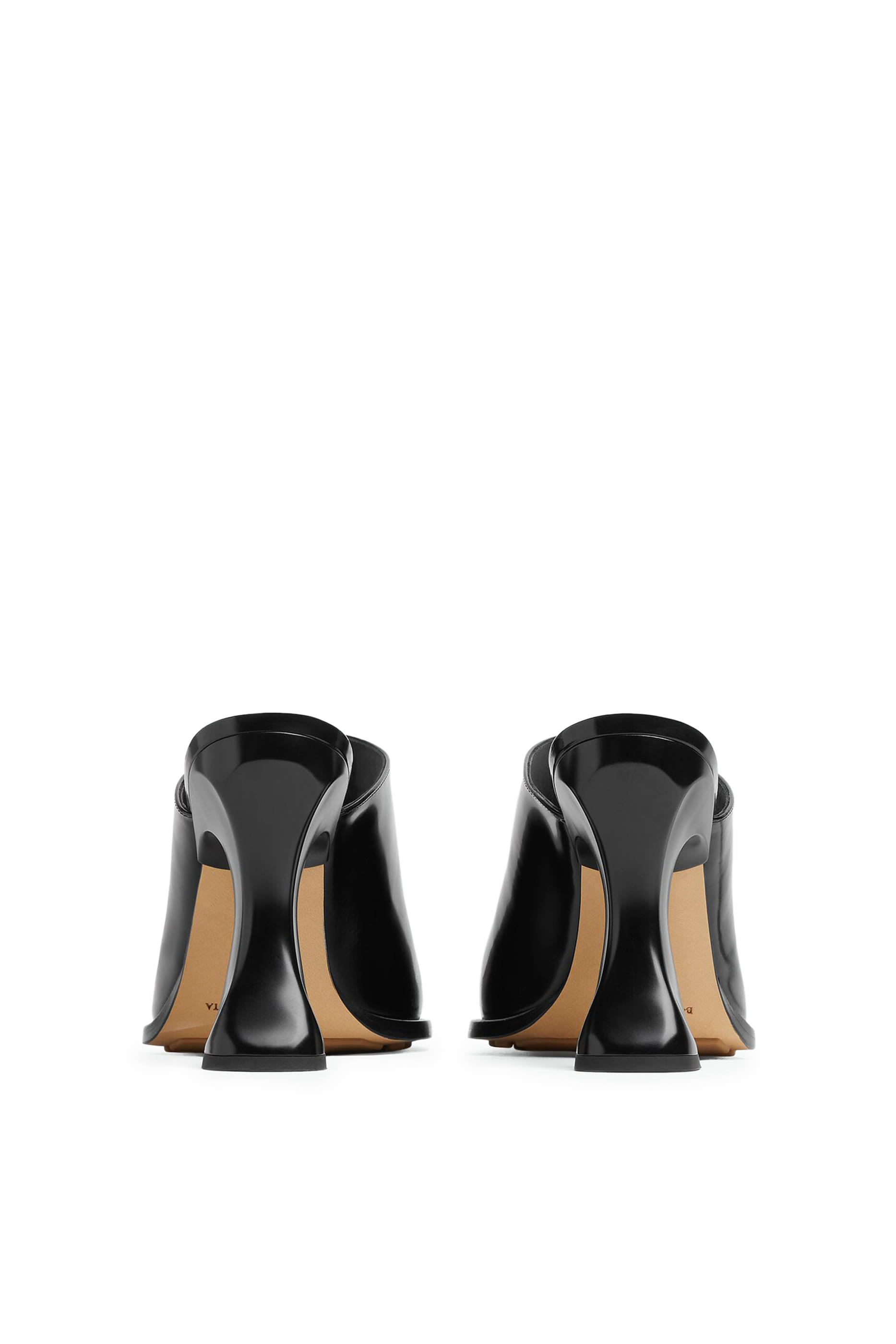 حذاء تشا تشا 100 مفتوح من الخلف