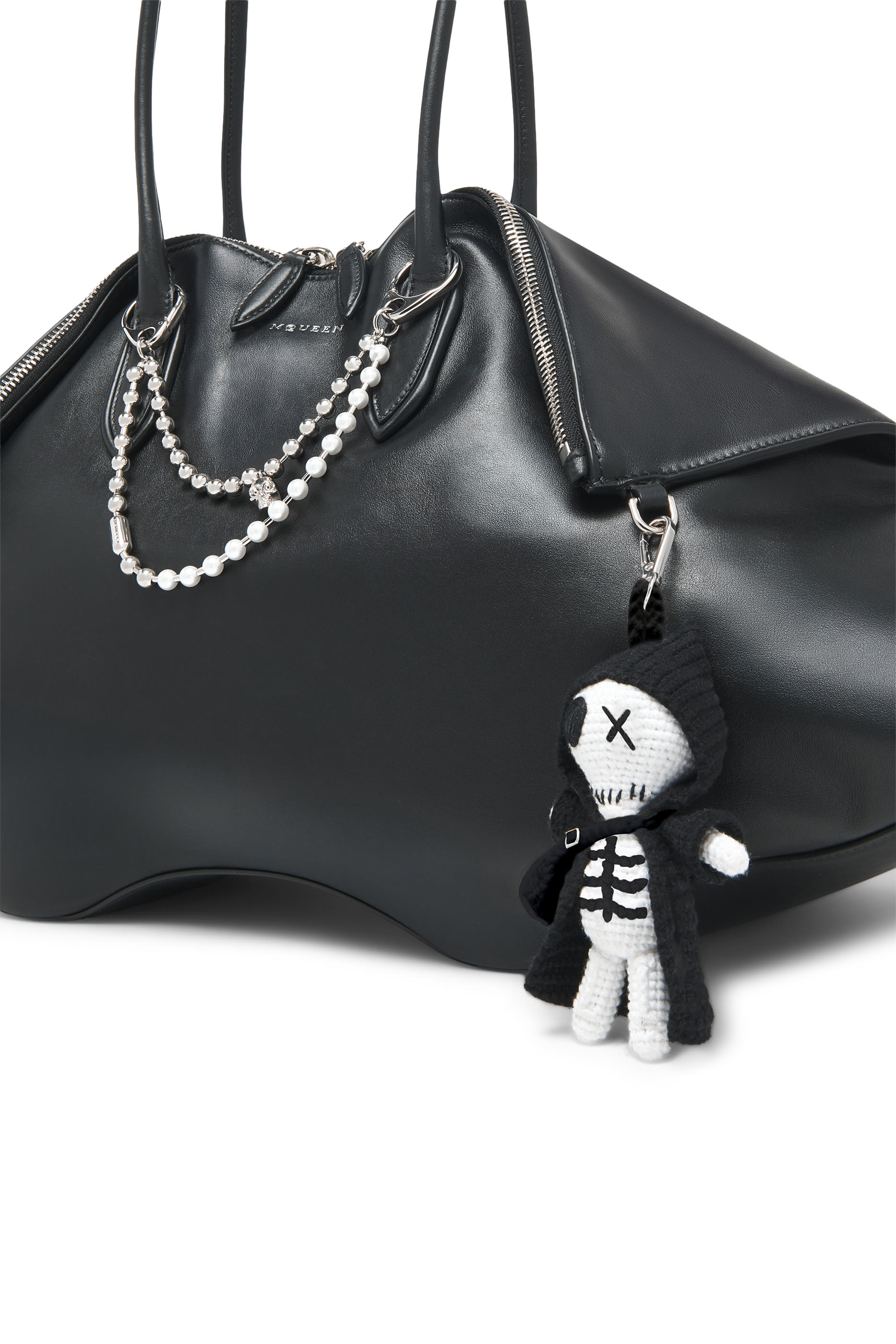 حلية حقيبة بتصميم دمية