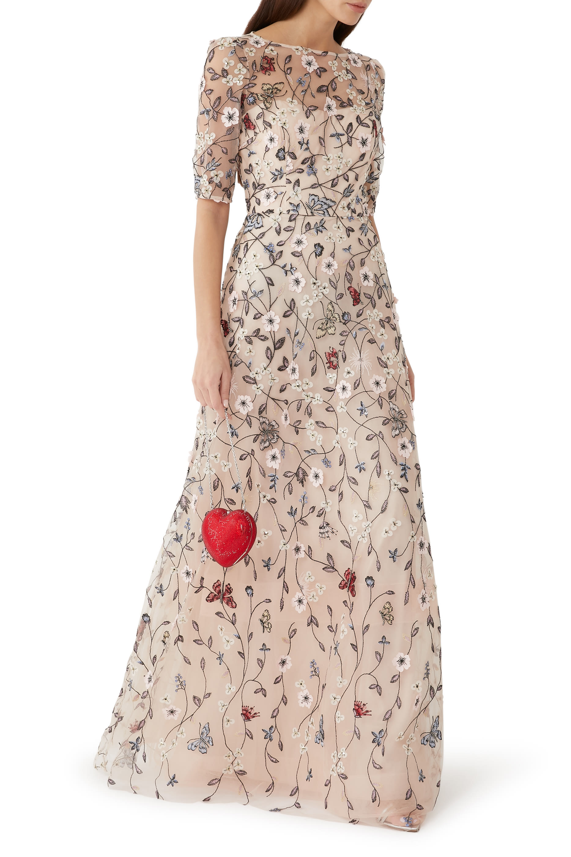 فستان سهرة بتطريزات زهور تول