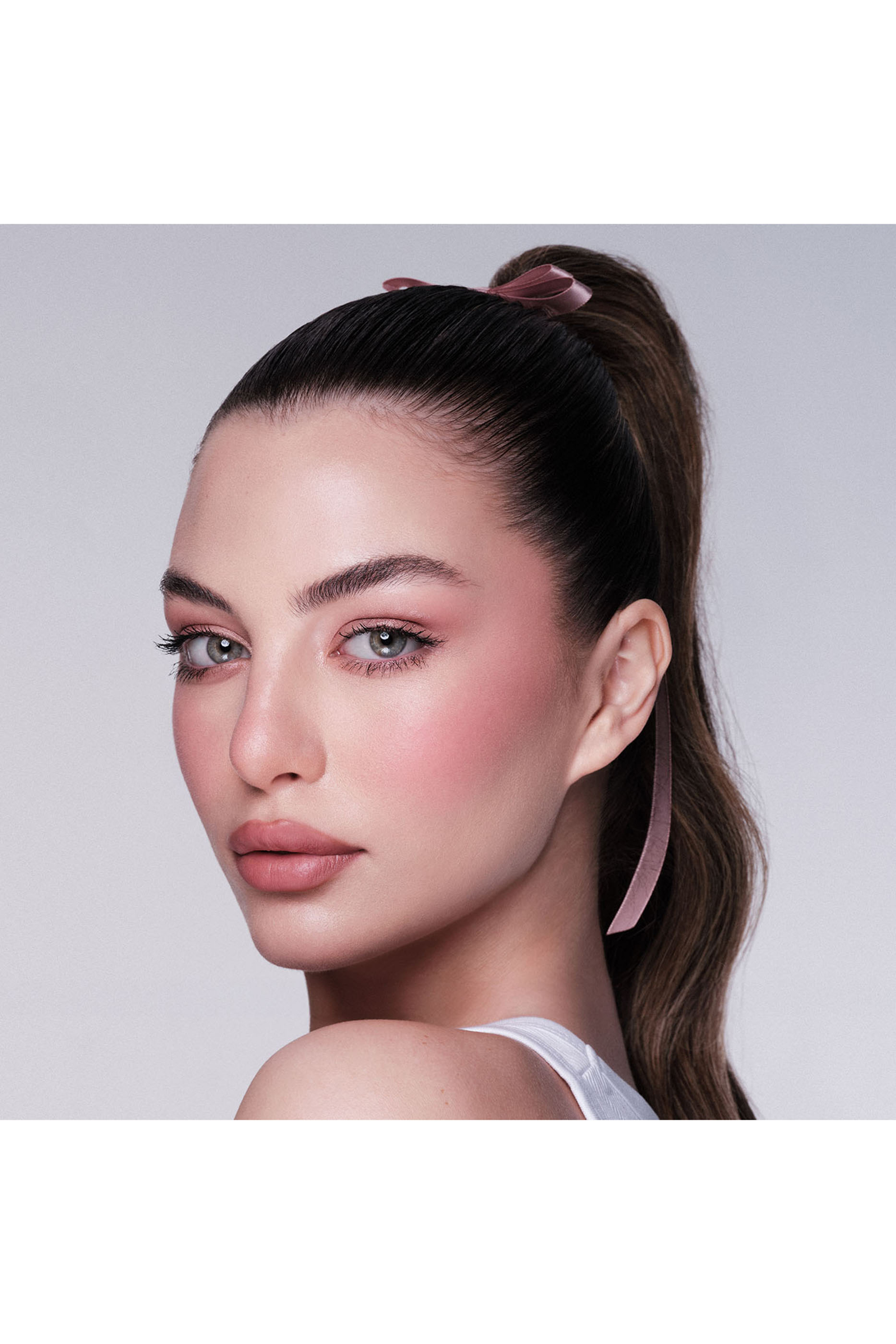 أحمر خدود بودرة سيلكي بلورينغ كشمير توتش