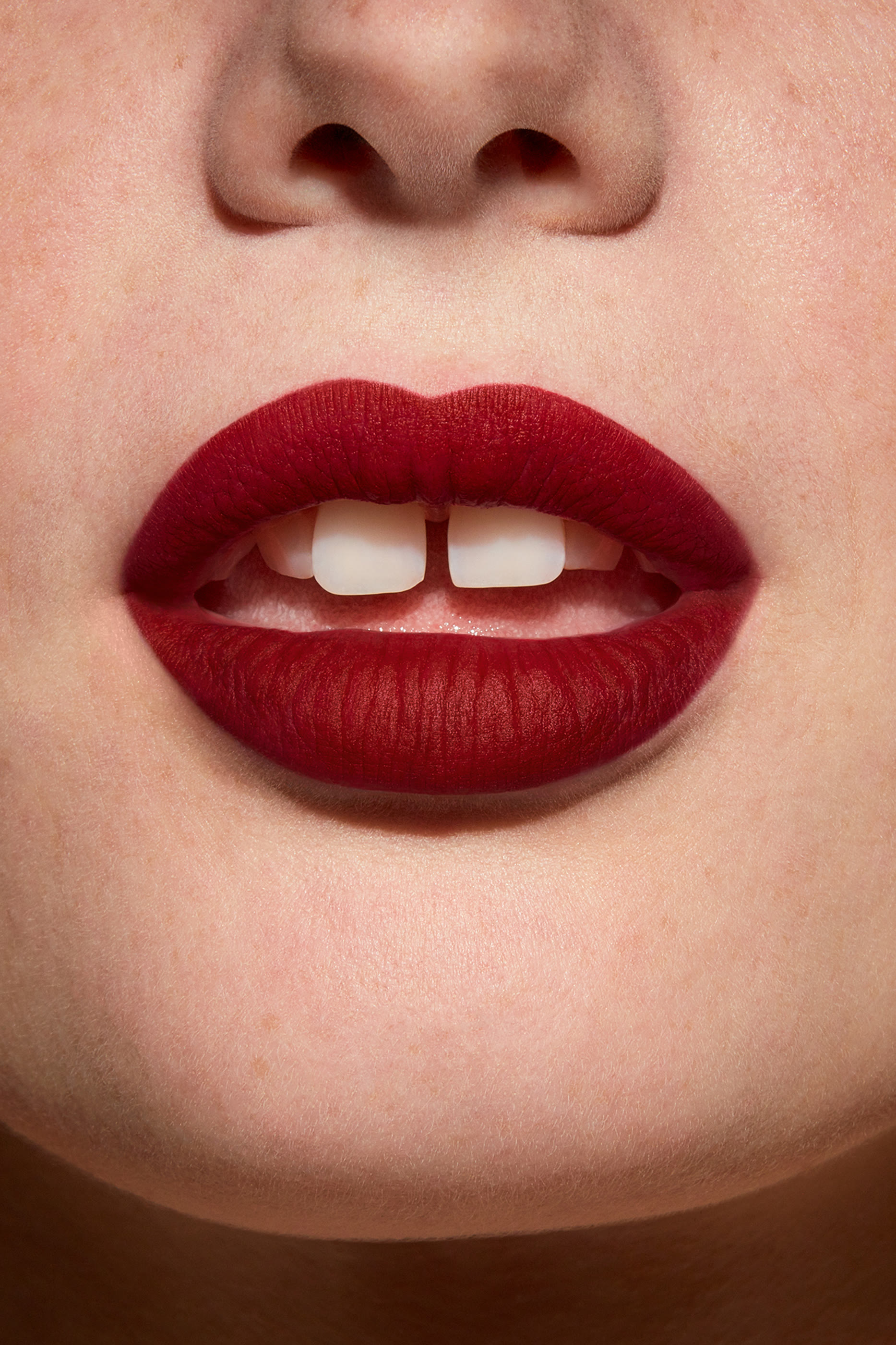 أحمر شفاه لا روج برفيوم الترا سائل غير لامع