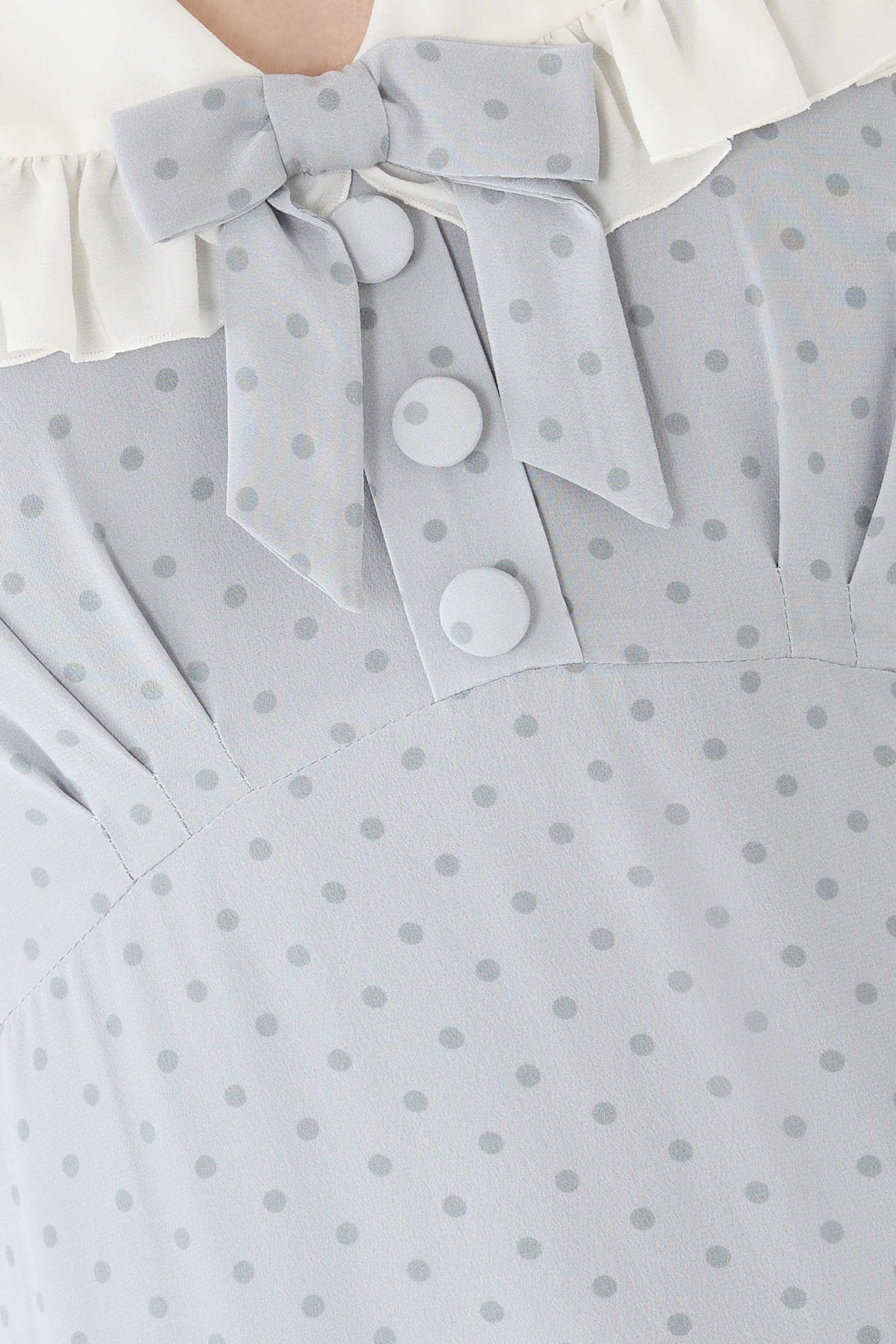 فستان متوسط الطول بياقة ونقشة نقاط بولكا