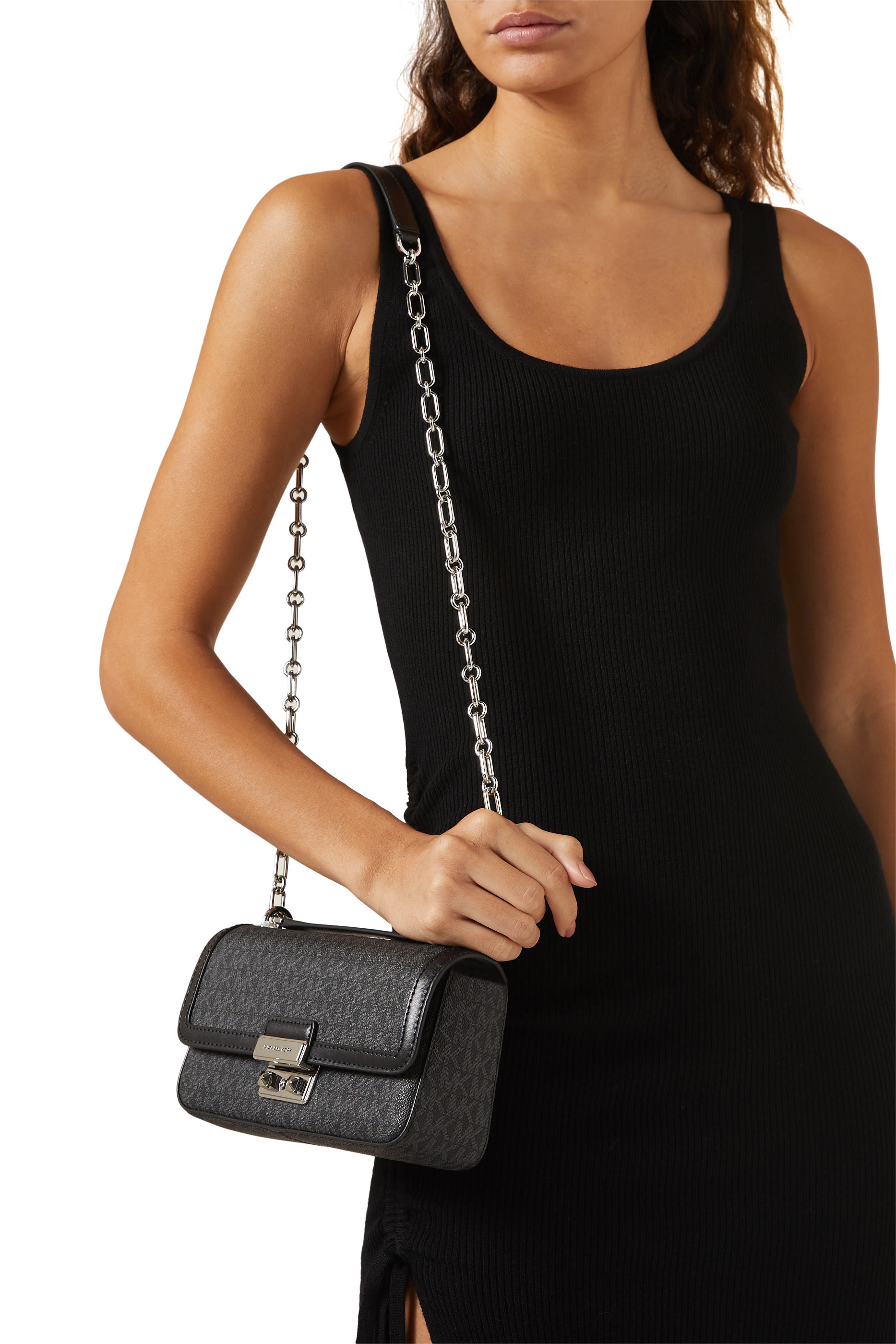 حقيبة جيت سيت كروس منسوجة كبيرة بشعار الماركة