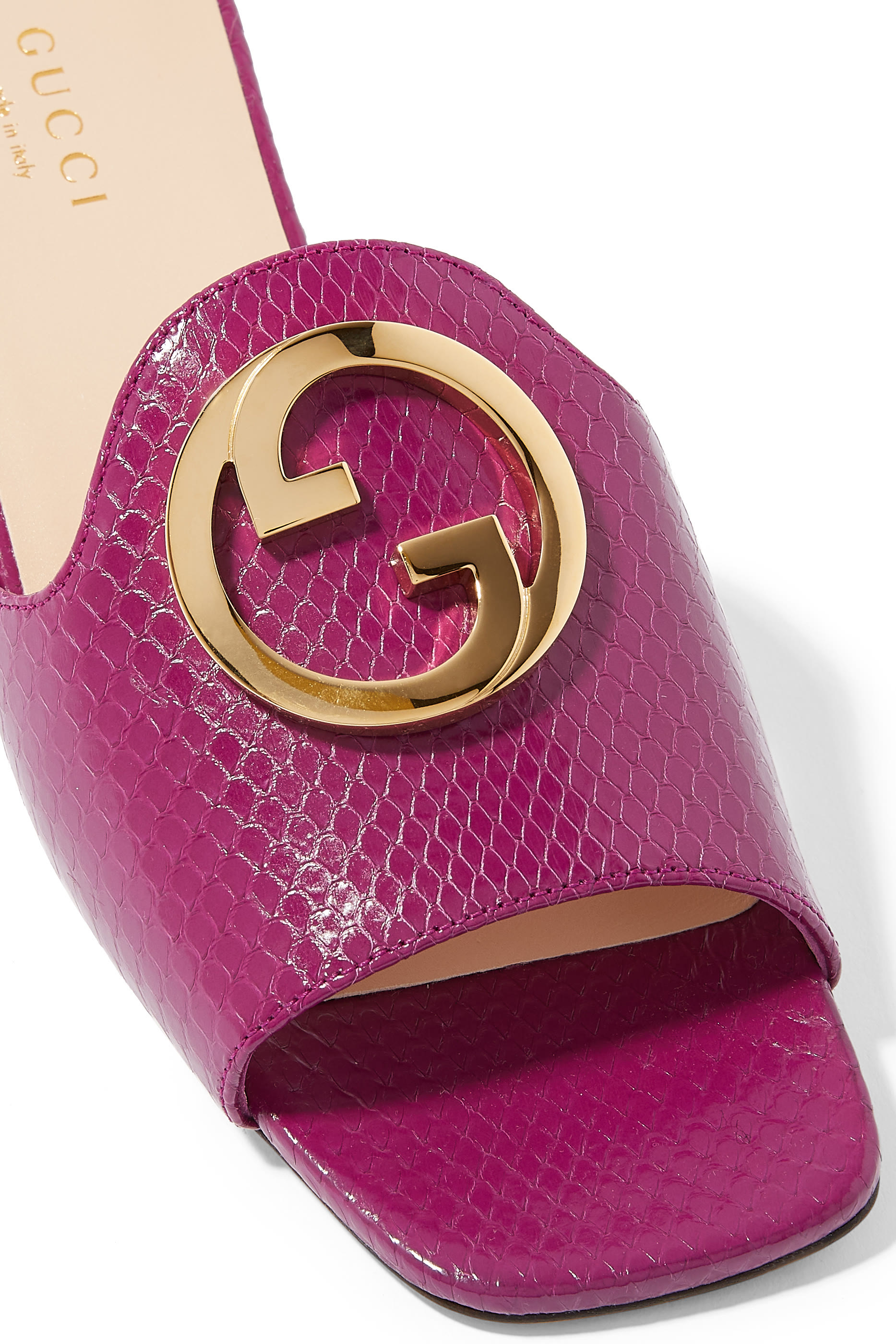 حذاء خفيف نجوم بلوندي بنقشة جلد التمساح