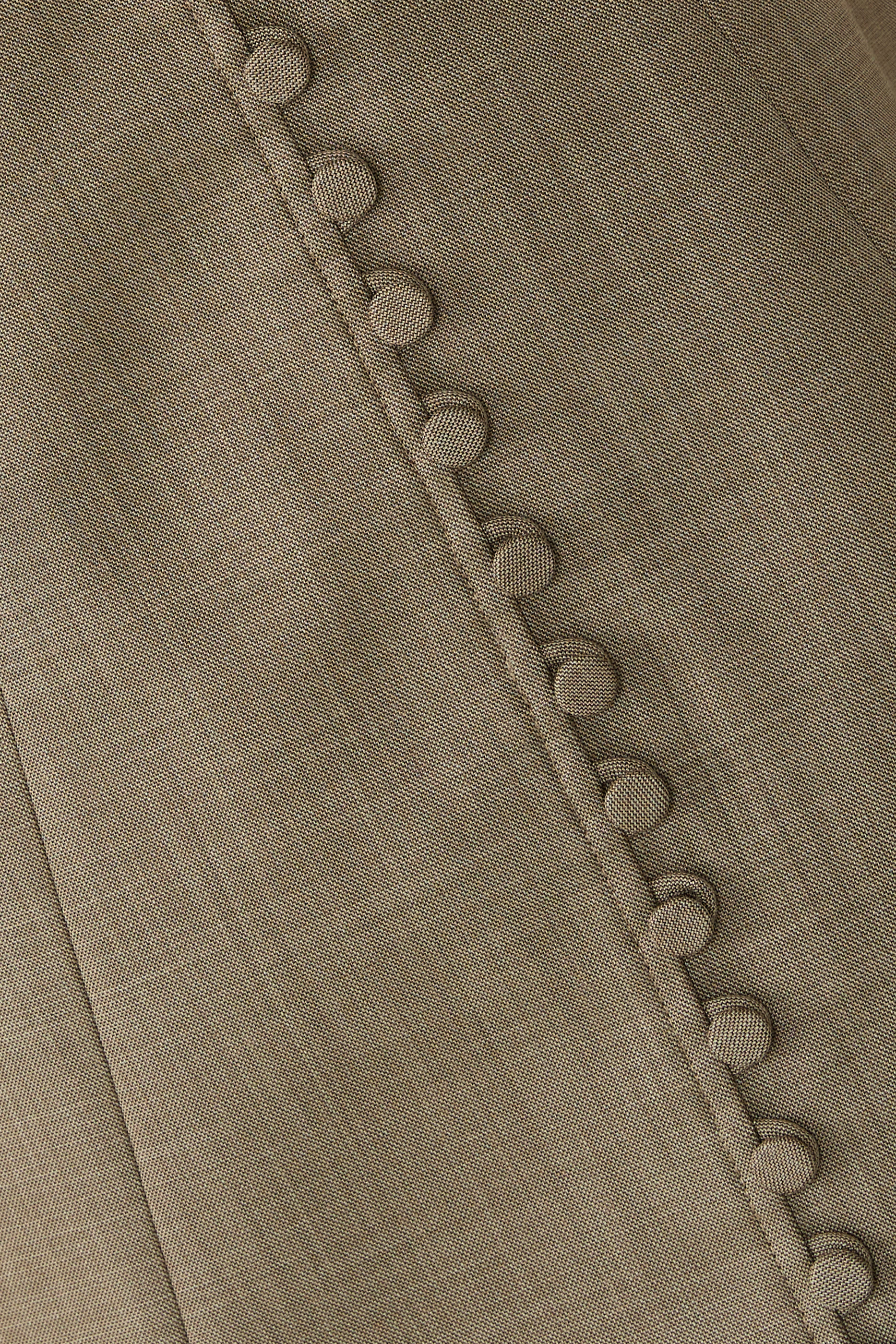 فستان آشر بقصة ضيقة قصيرة